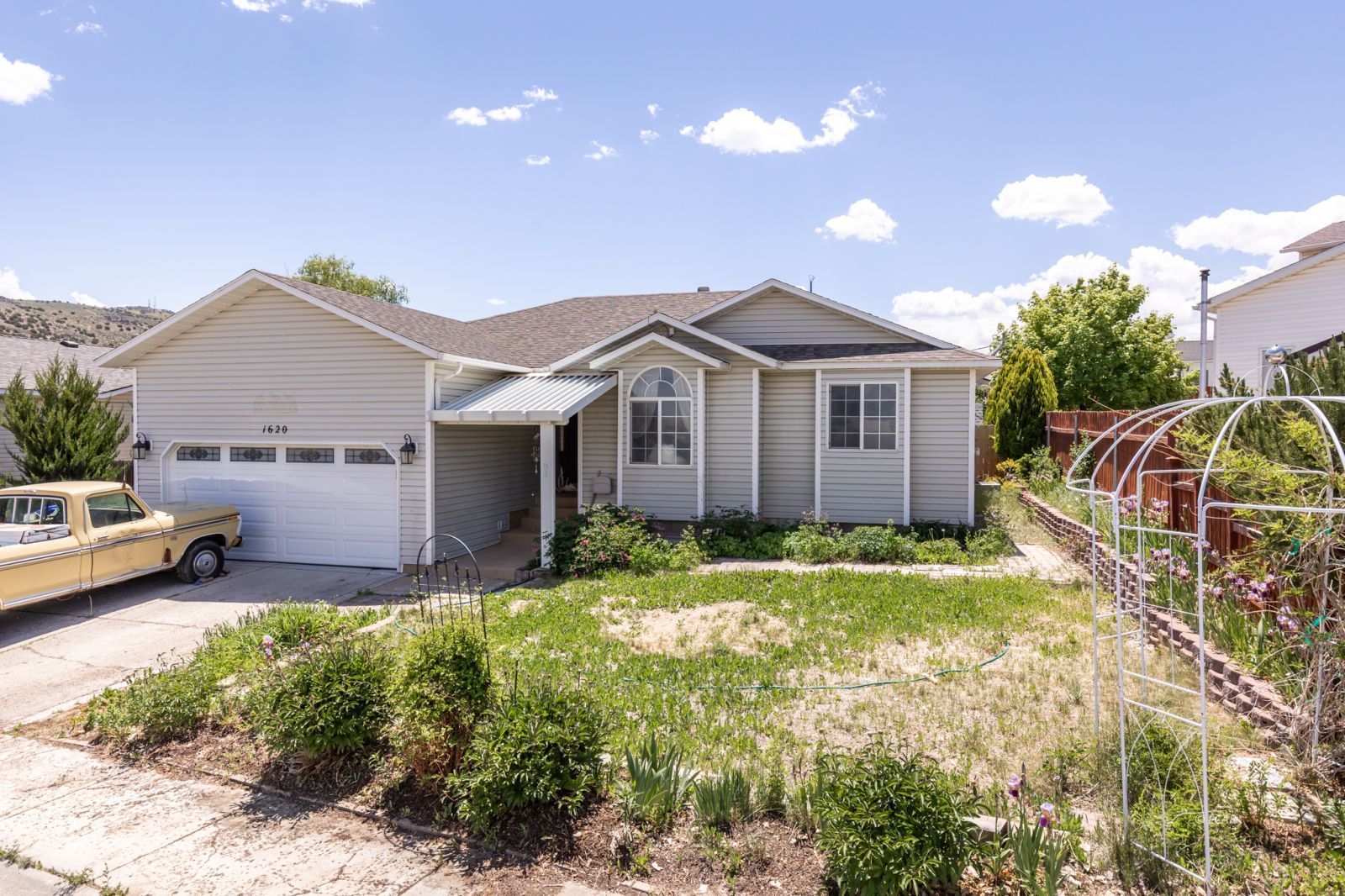 1620 Glenmoor Drive Property Photo 3