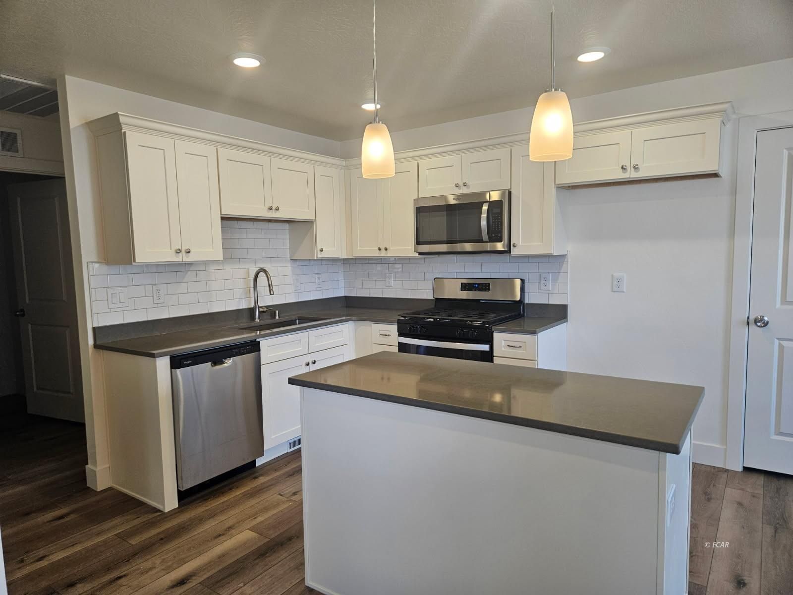 1271 Primrose Lane Property Photo 6