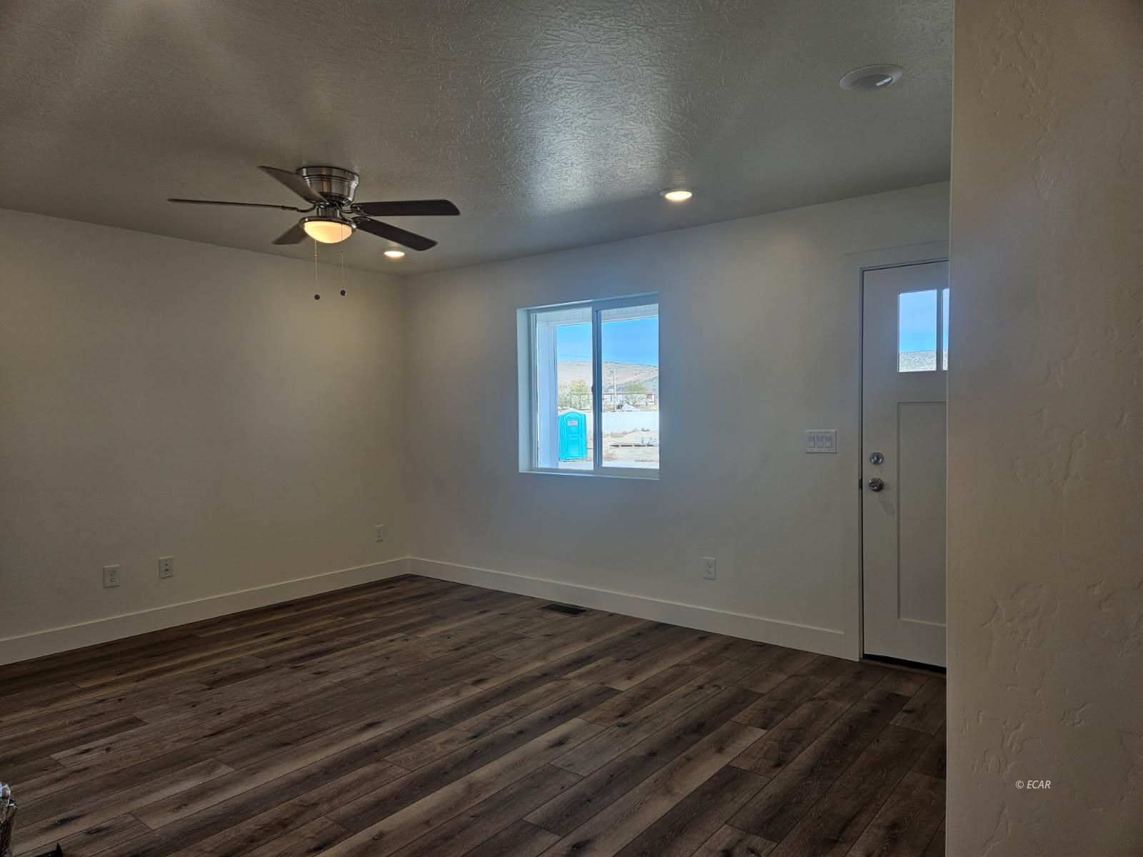 1271 Primrose Lane Property Photo 7