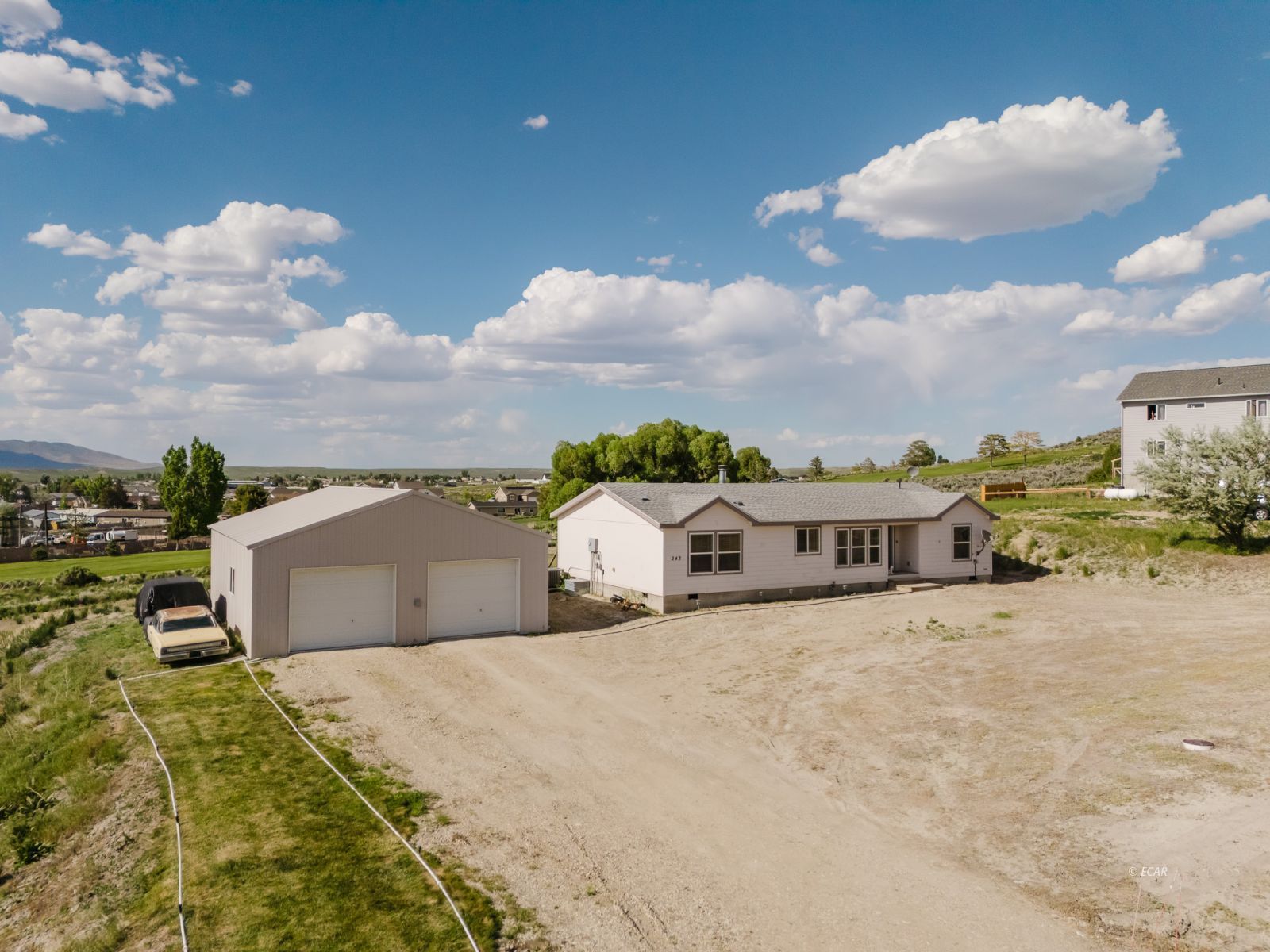 343 Oakshire Place Property Photo 3