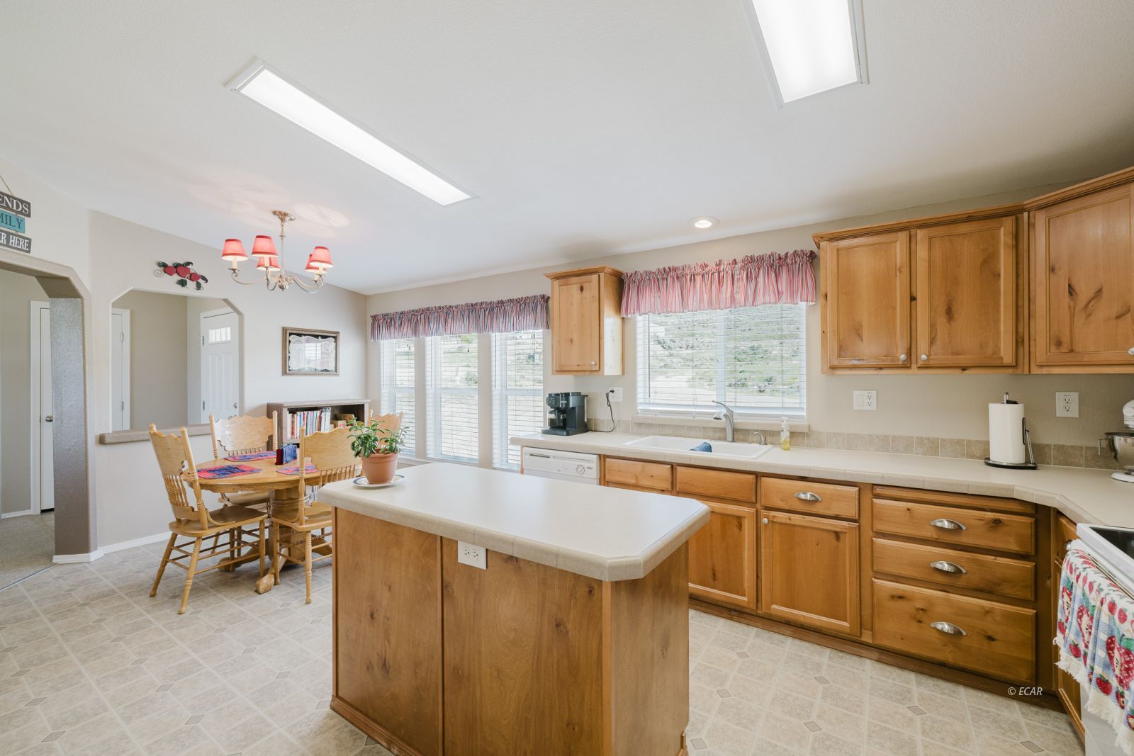 343 Oakshire Place Property Photo 12