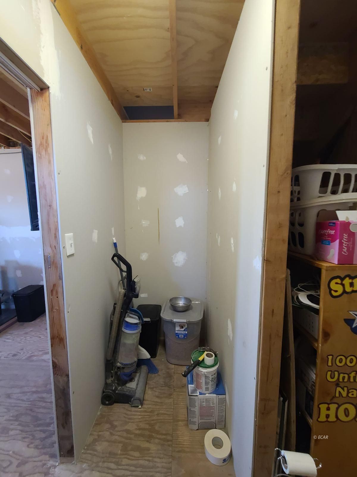 1055 Willow Corral Pass Road Property Photo 12
