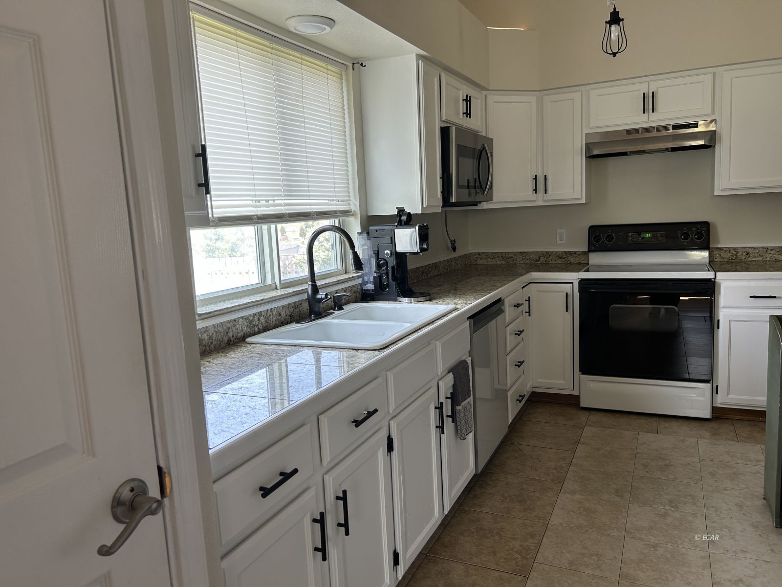 621 Palace Parkway Property Photo 12