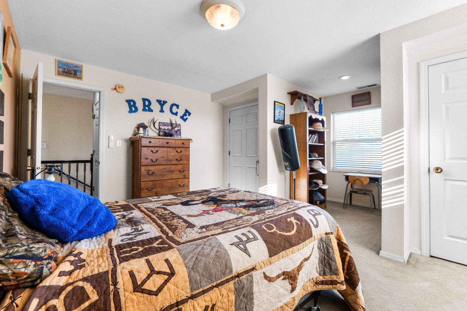 4920 Reinhart Lane Property Photo 6