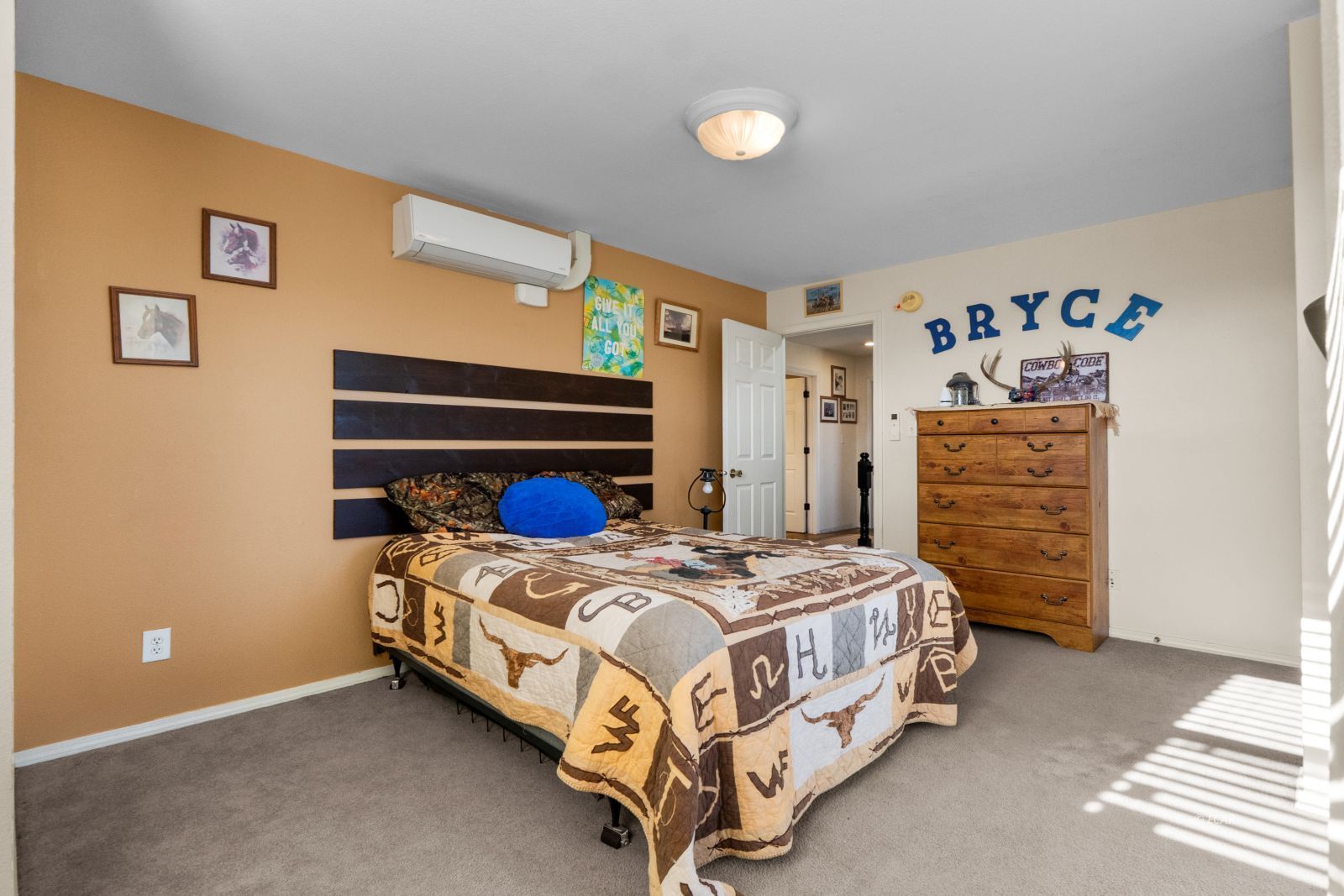 4920 Reinhart Lane Property Photo 7