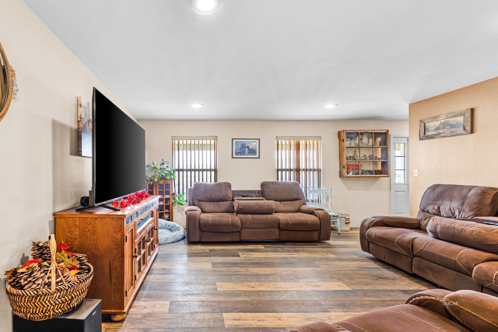 4920 Reinhart Lane Property Photo 28