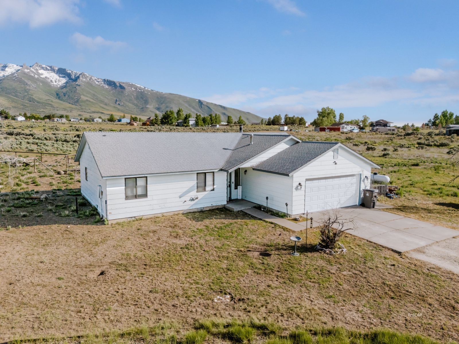 848 Pemberton Drive Property Photo 3