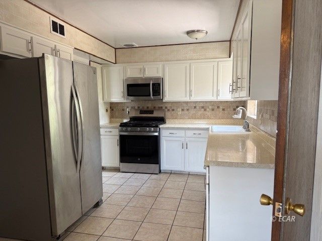 1197 Highland Drive Property Photo 4