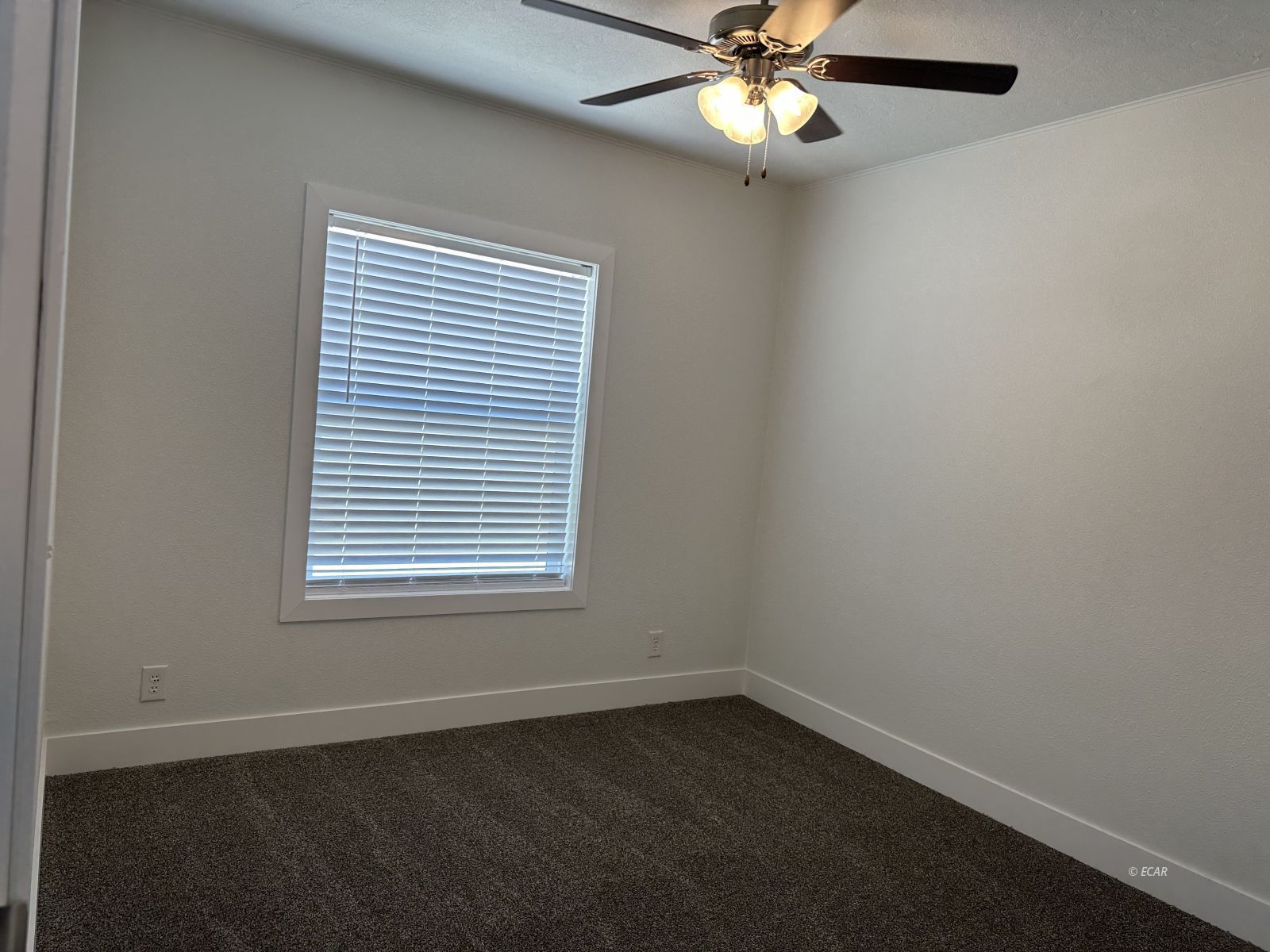 335 Trescartes Avenue Property Photo 16