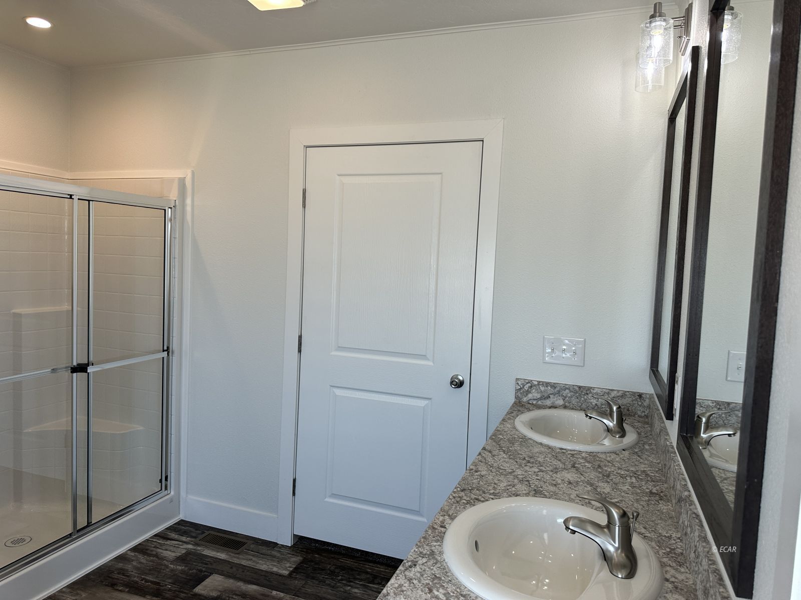 335 Trescartes Avenue Property Photo 24