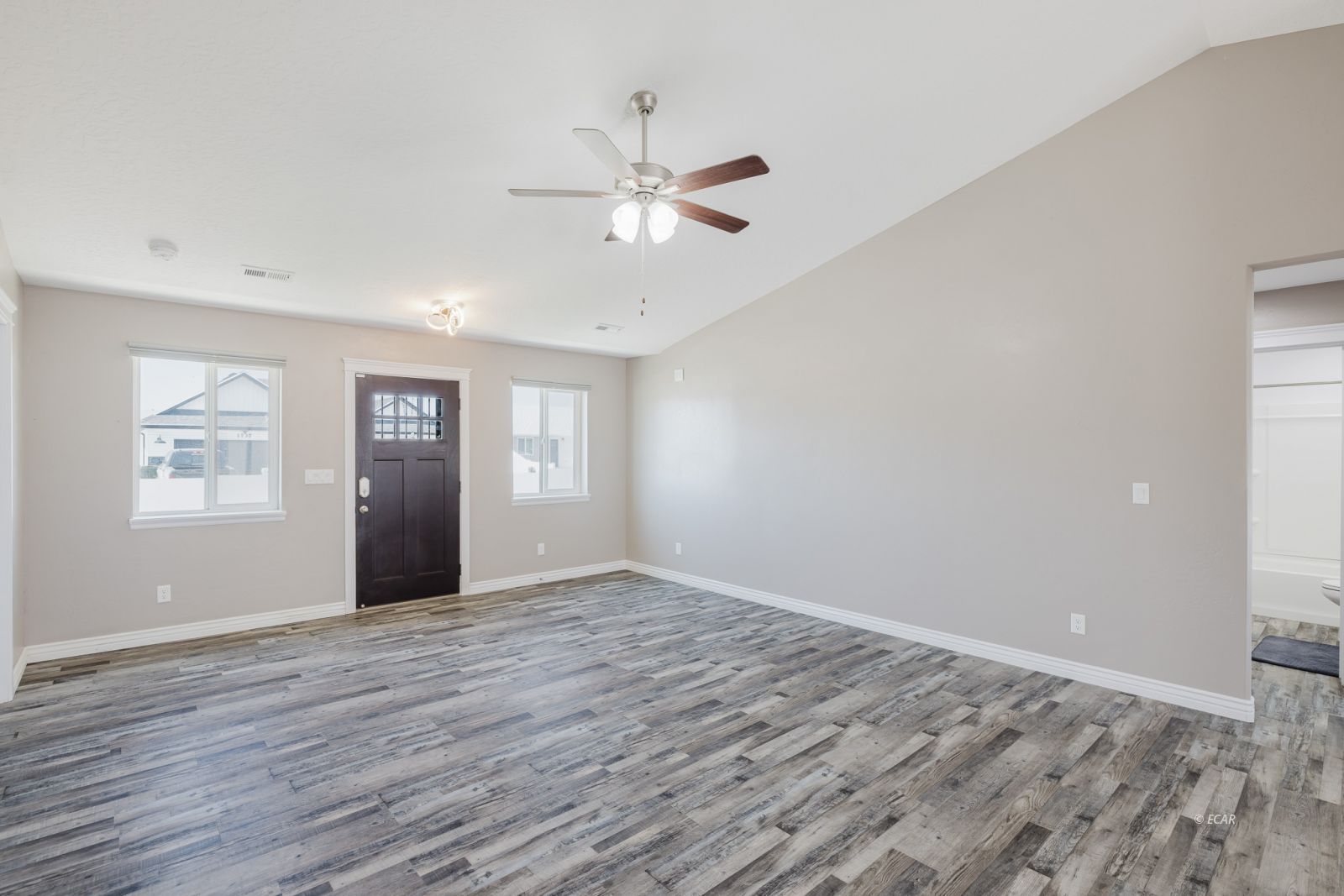1736 Village Parkway Property Photo 11