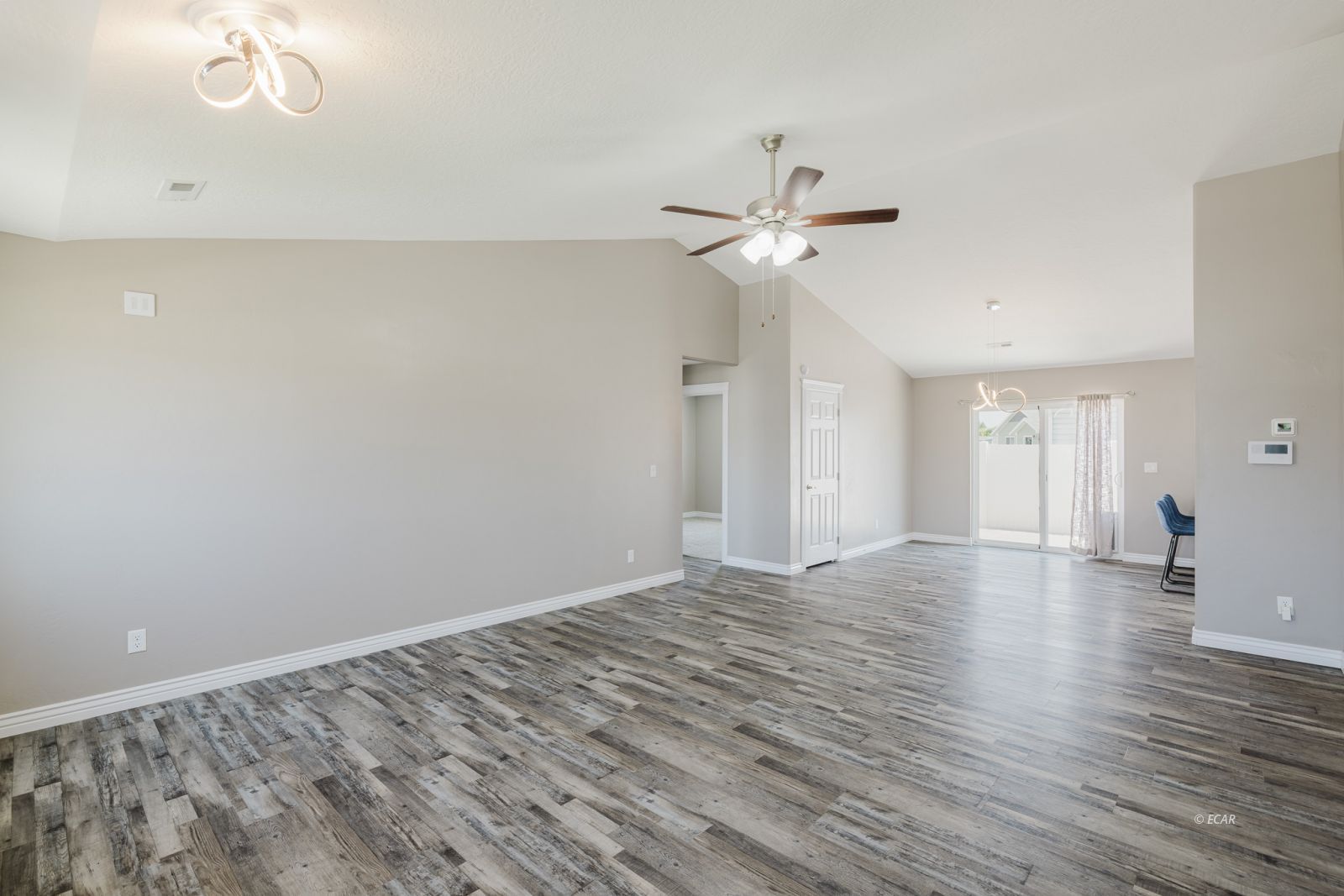 1736 Village Parkway Property Photo 12