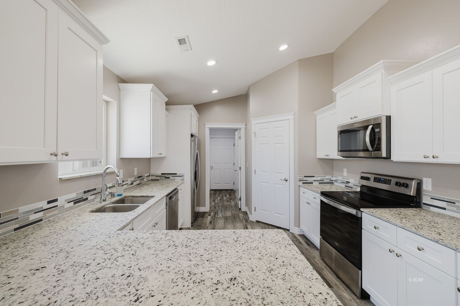 1736 Village Parkway Property Photo 18