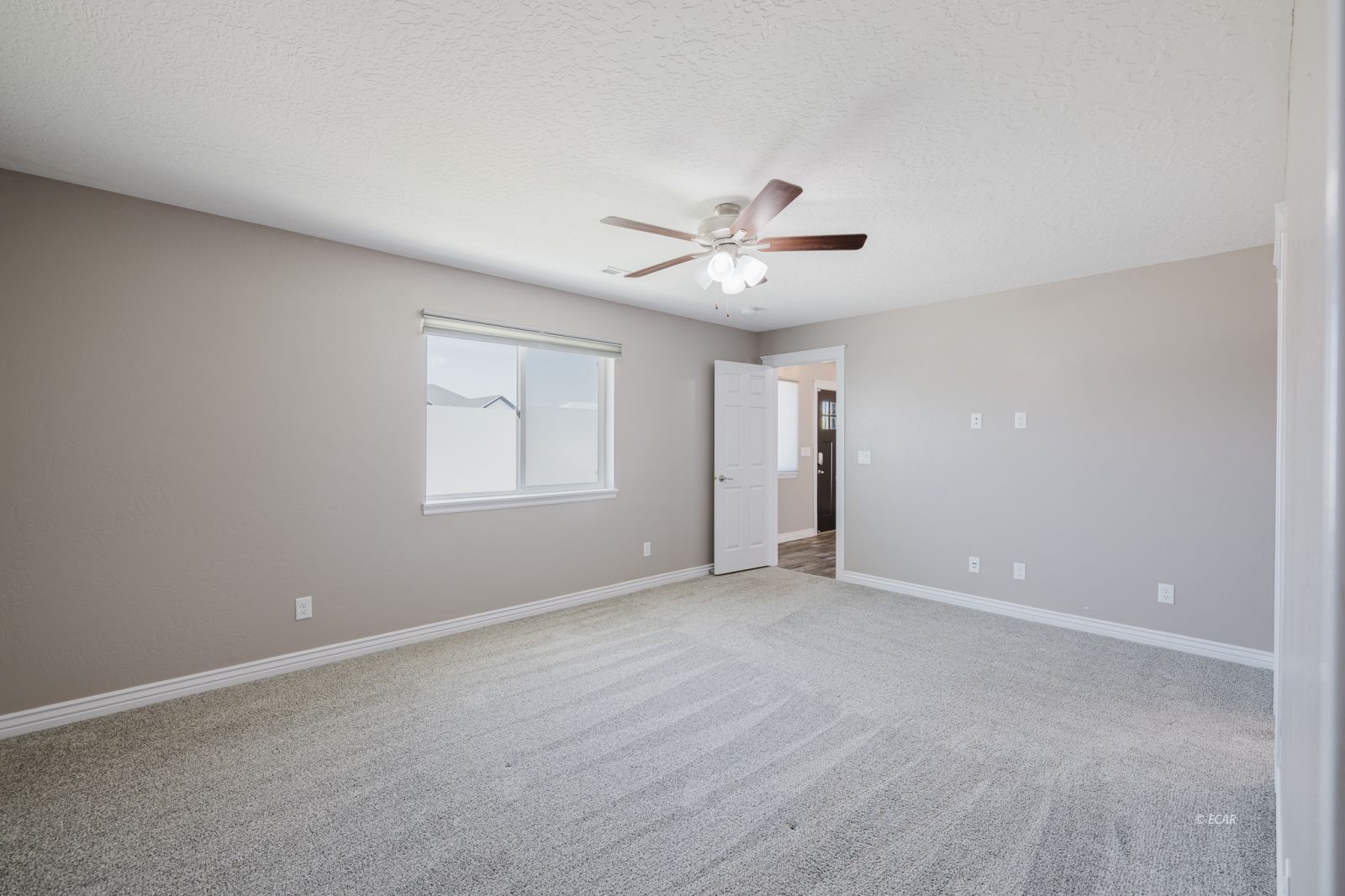 1736 Village Parkway Property Photo 27