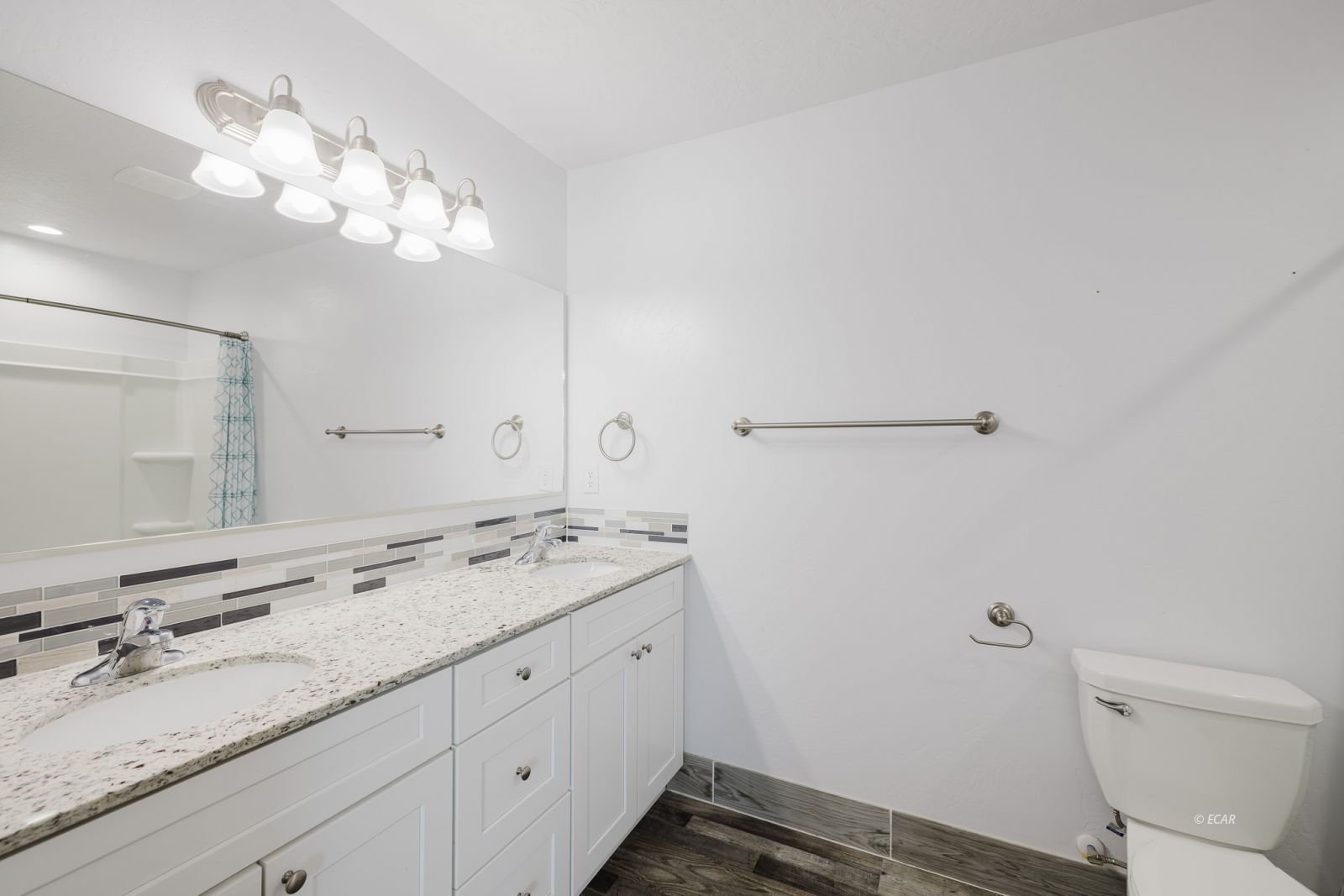 1736 Village Parkway Property Photo 29