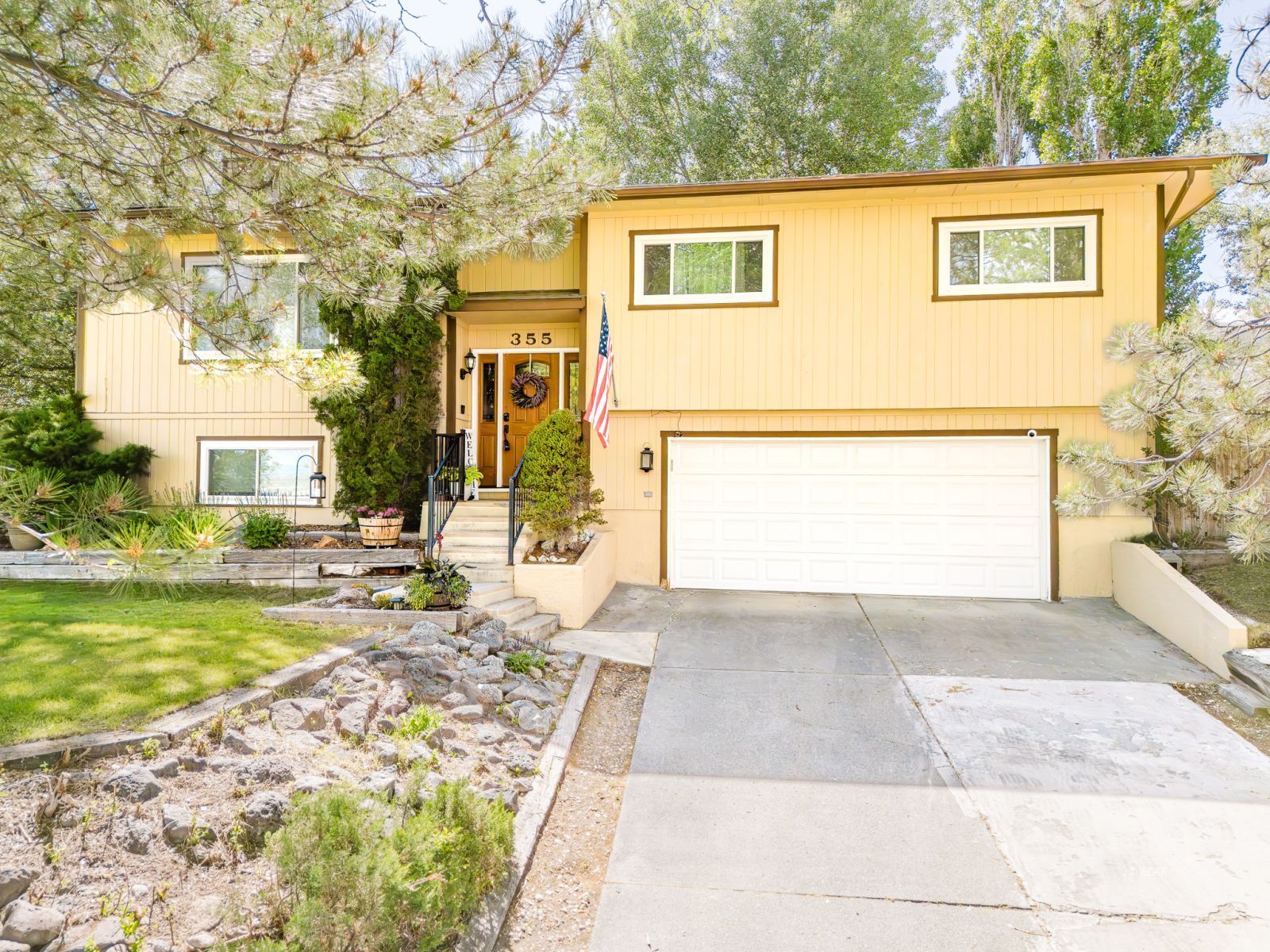 355 Skyline Drive Property Photo 1