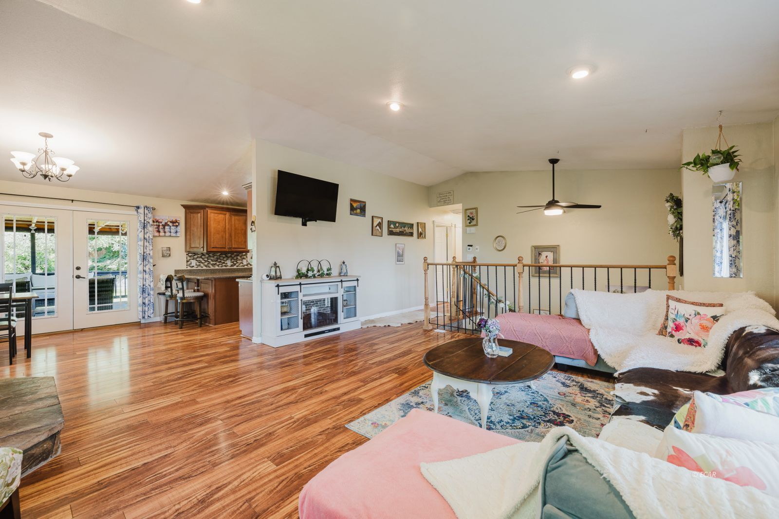 355 Skyline Drive Property Photo 8