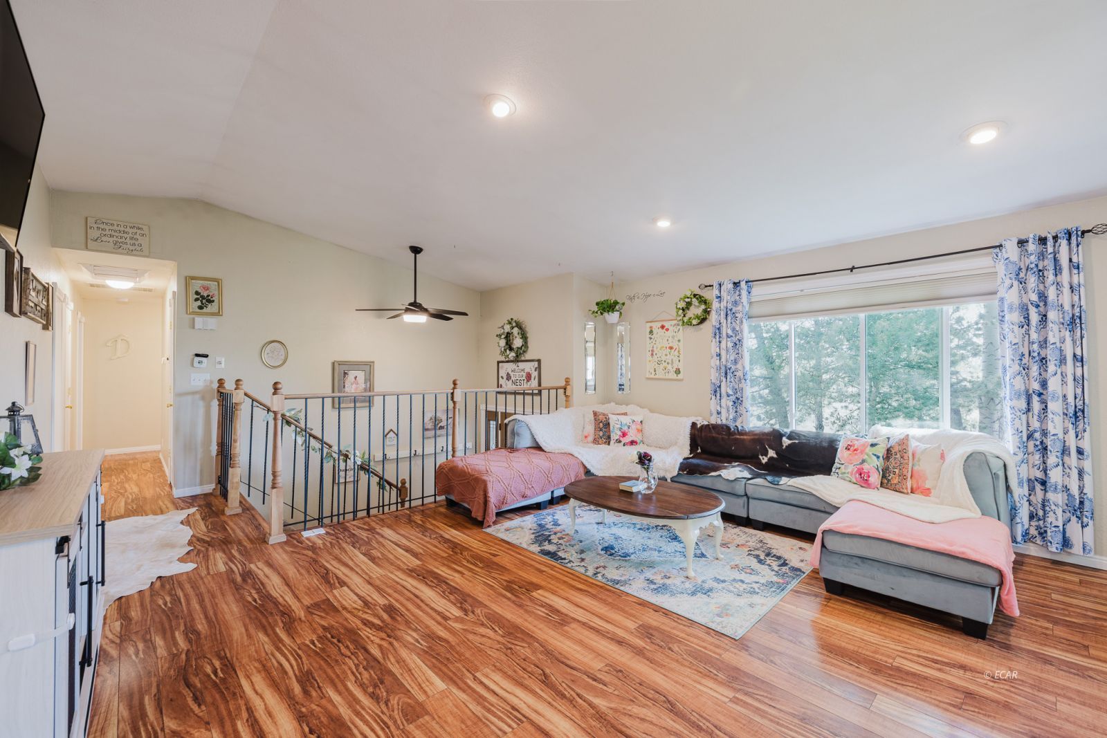 355 Skyline Drive Property Photo 9