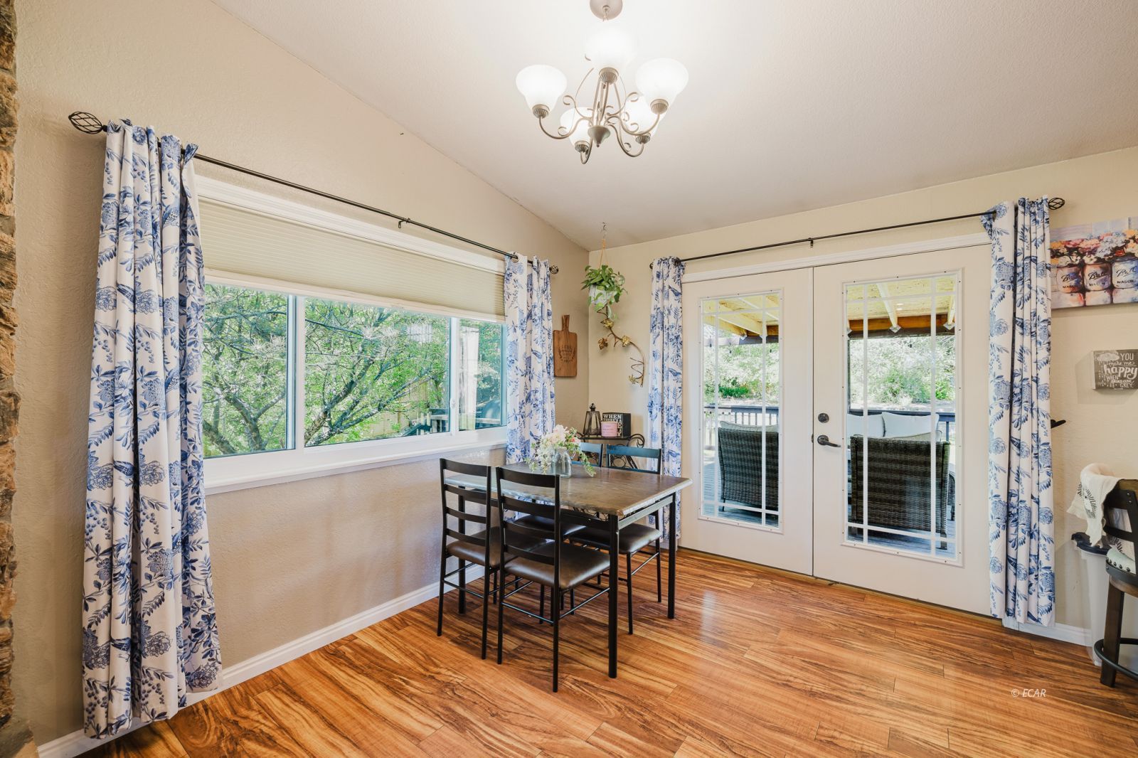 355 Skyline Drive Property Photo 10