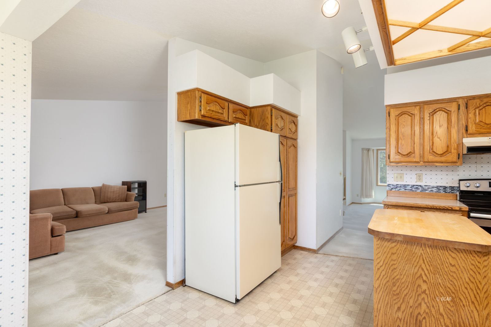 395 Edgebrook Drive Property Photo 18