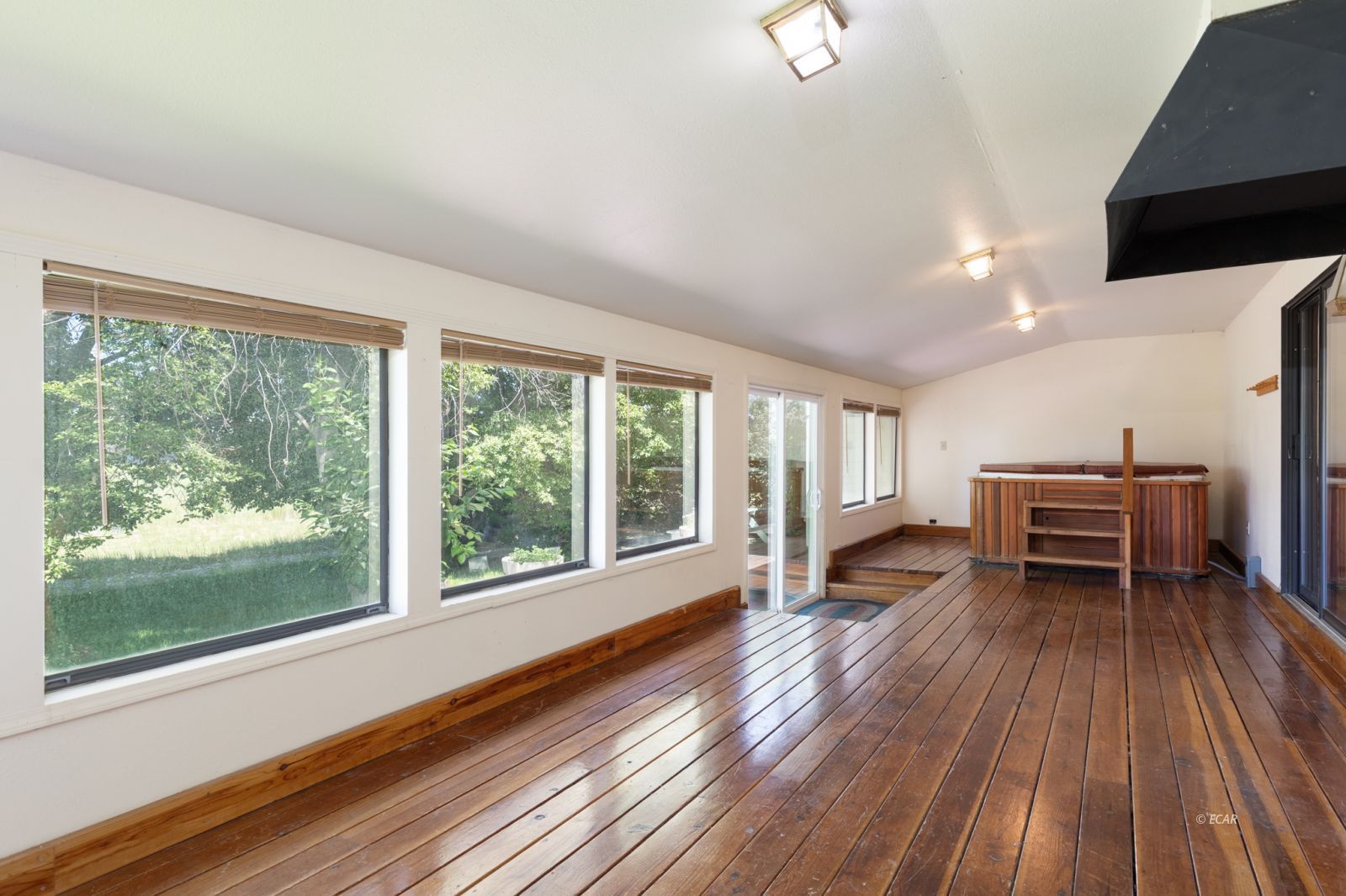 395 Edgebrook Drive Property Photo 19