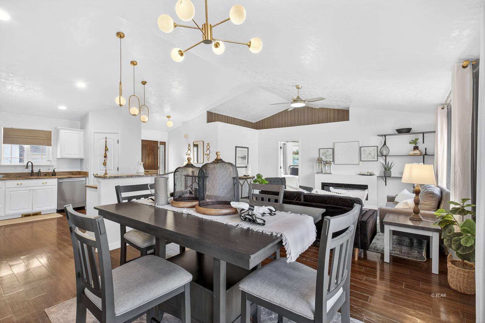 654 Cortney Drive Property Photo 9