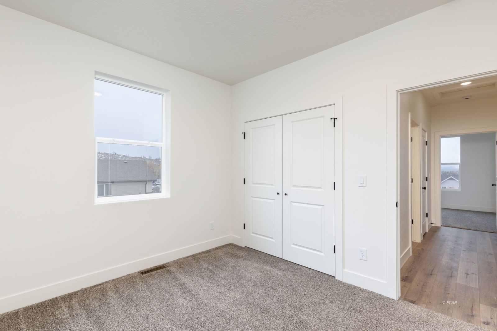 2943 Eleanor Court Property Photo 24