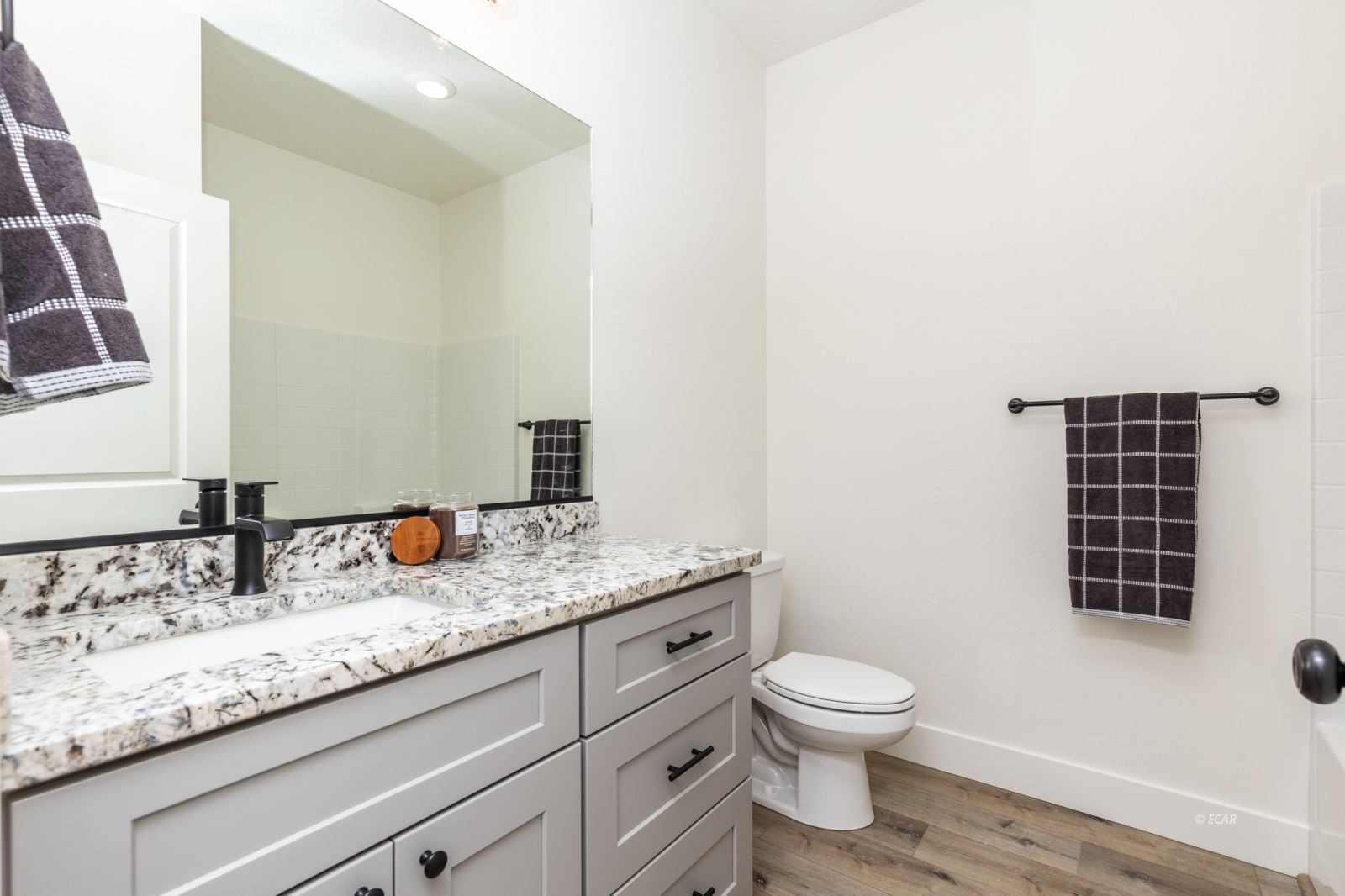 2943 Eleanor Court Property Photo 25