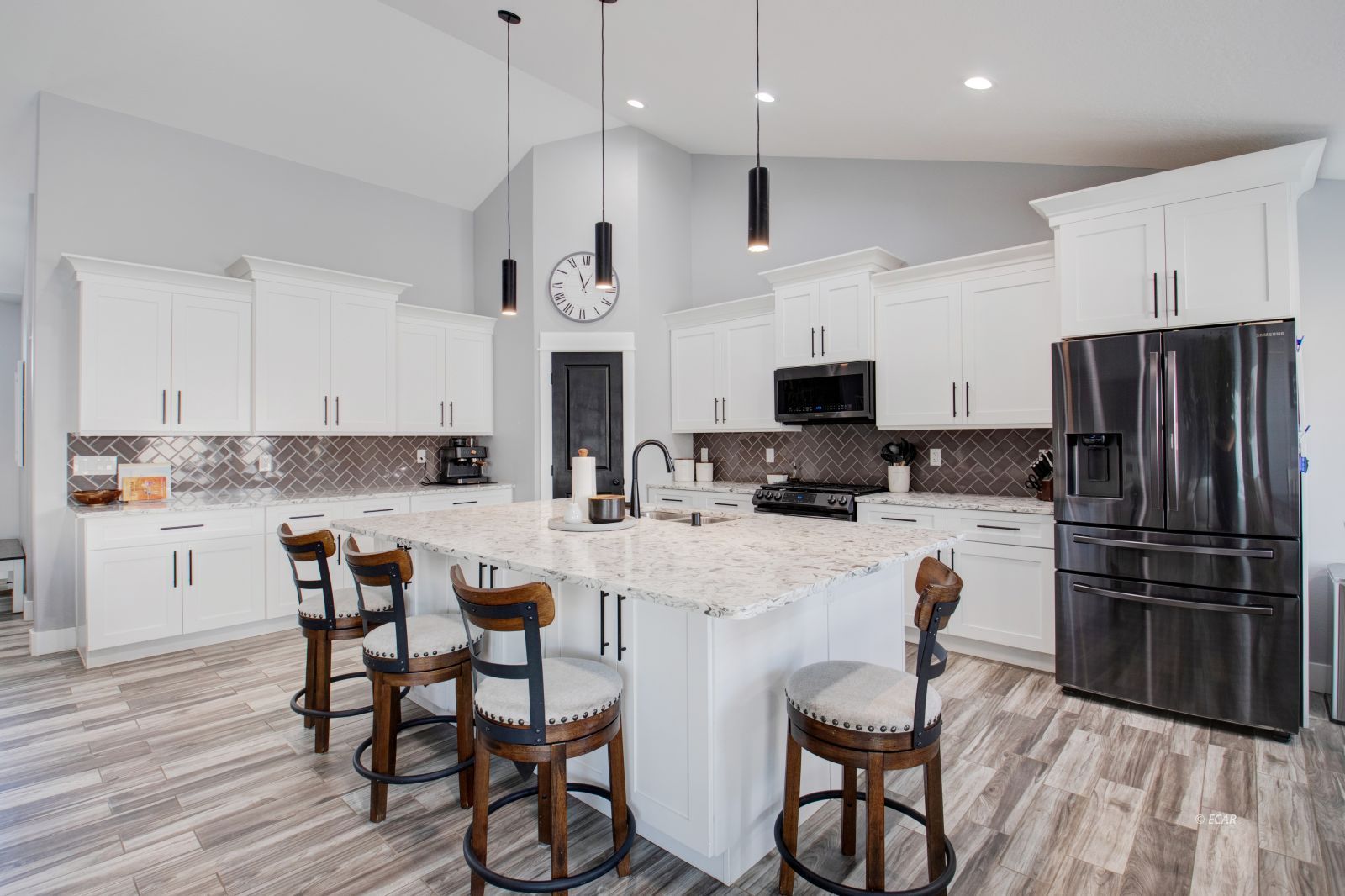 2057 Eagle Ridge Loop Property Photo 5