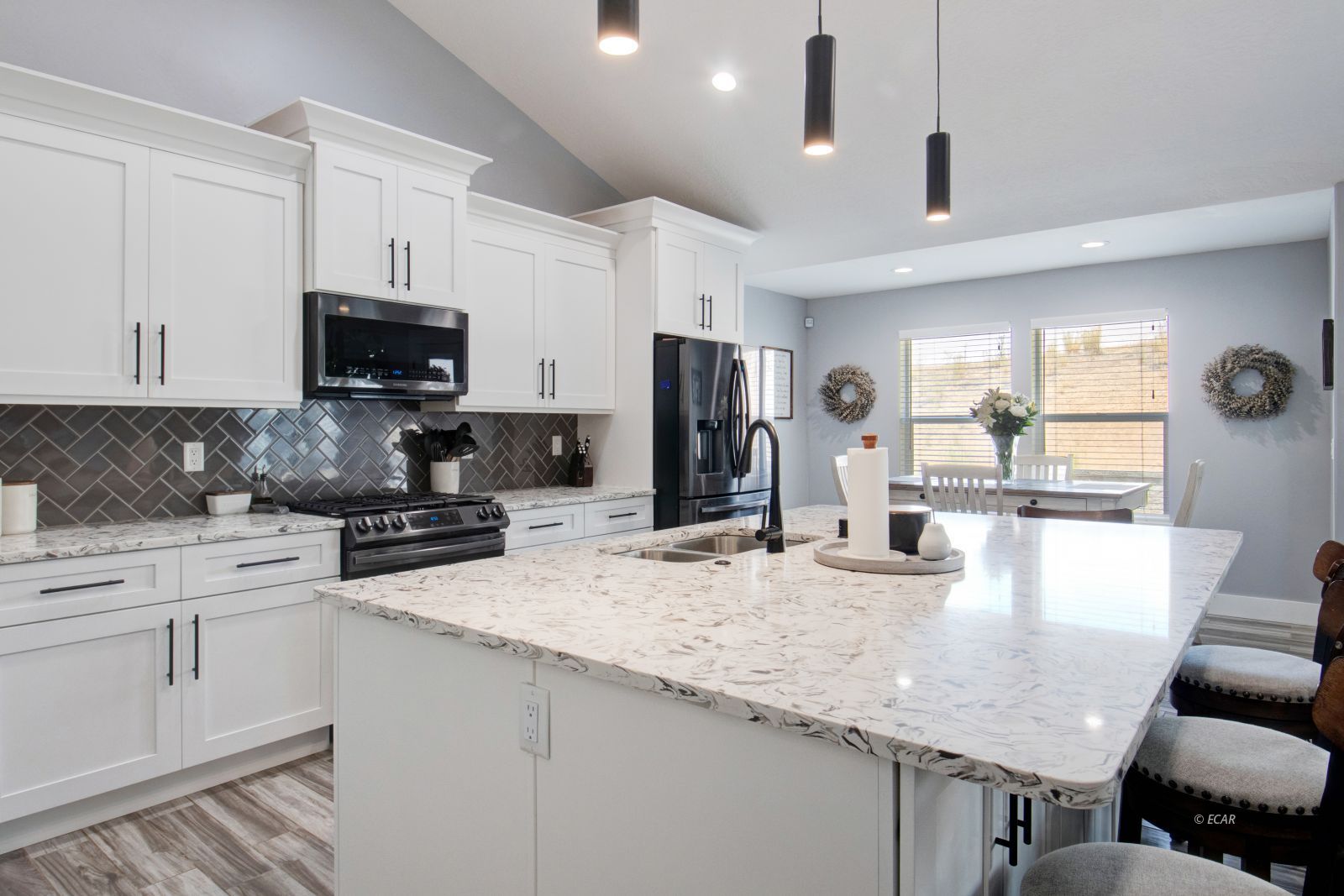 2057 Eagle Ridge Loop Property Photo 8