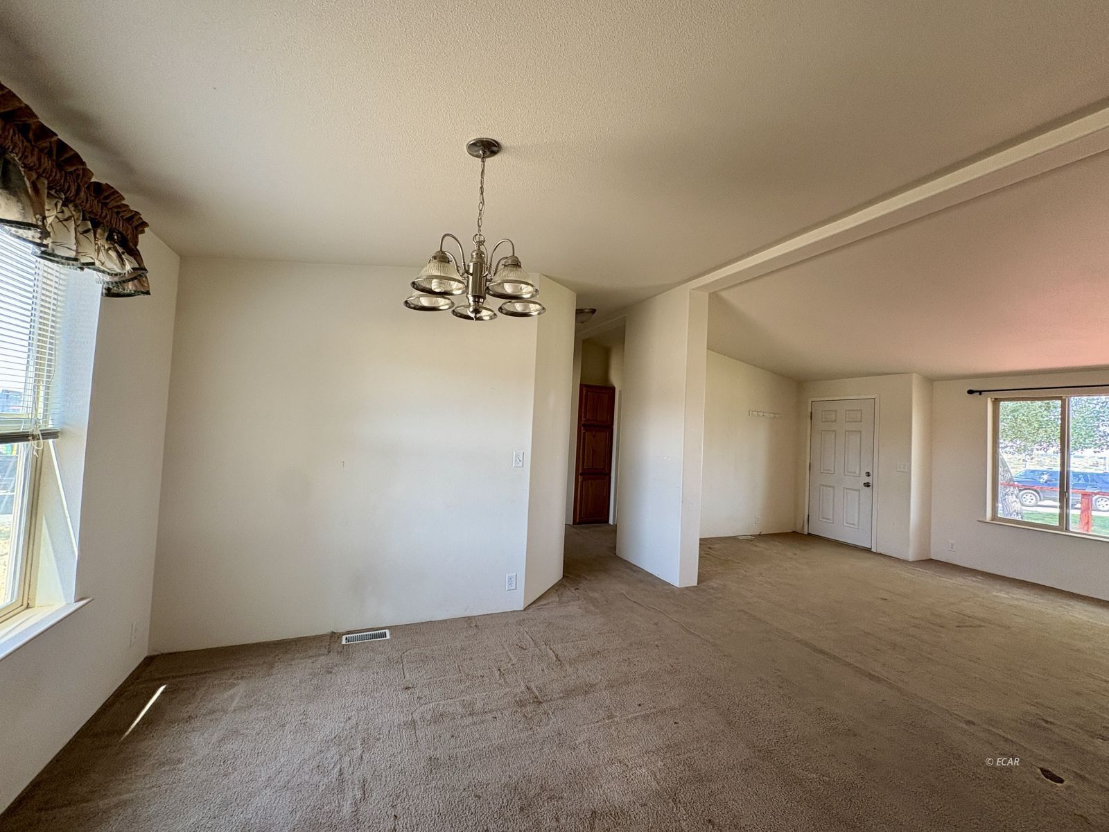 6825 W Rose Creek Road Property Photo 5