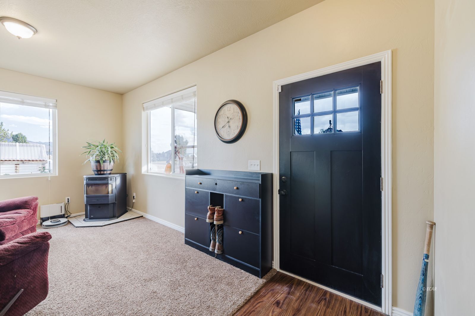 470 Lawndale Drive Property Photo 6