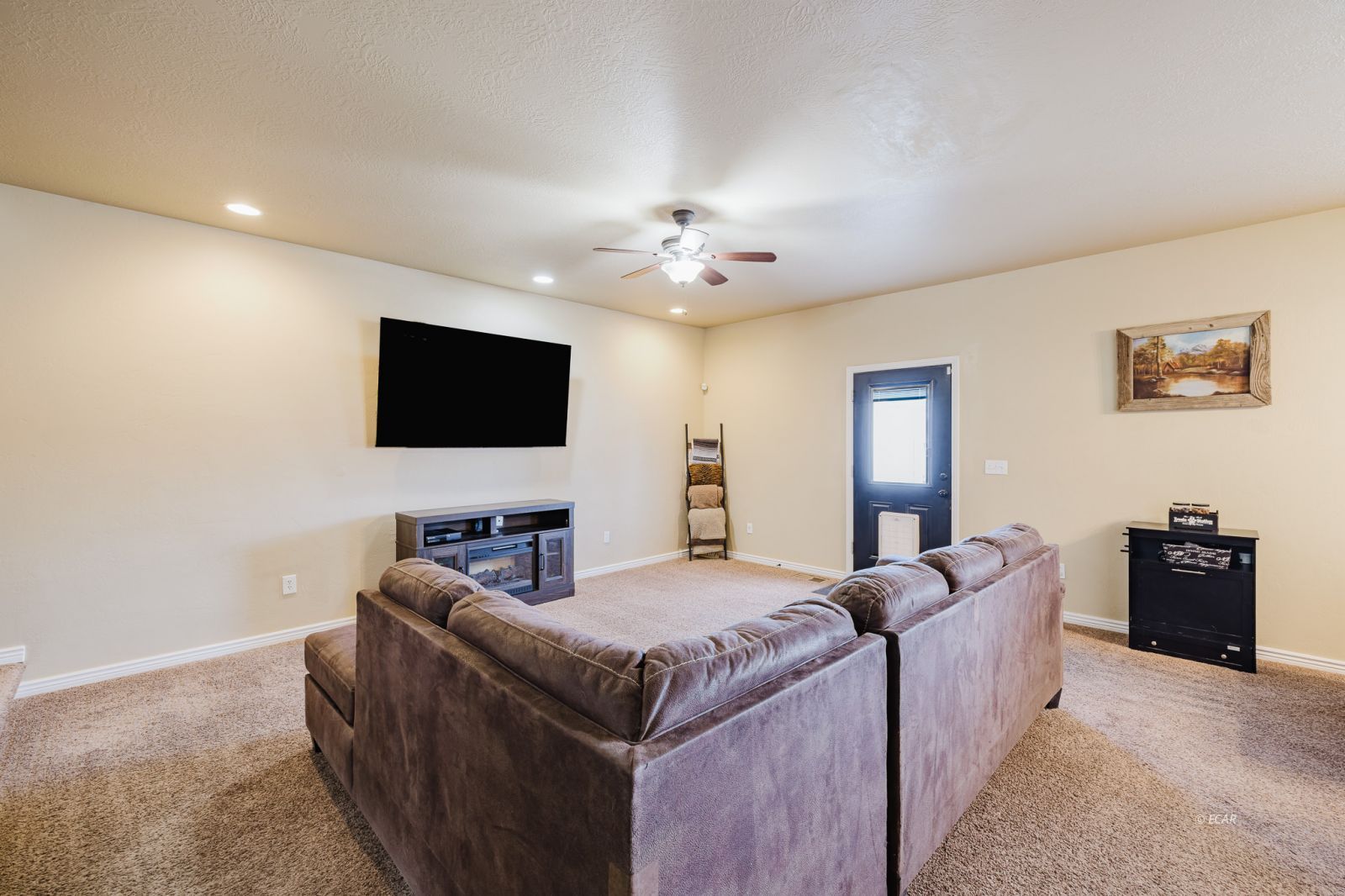 470 Lawndale Drive Property Photo 10