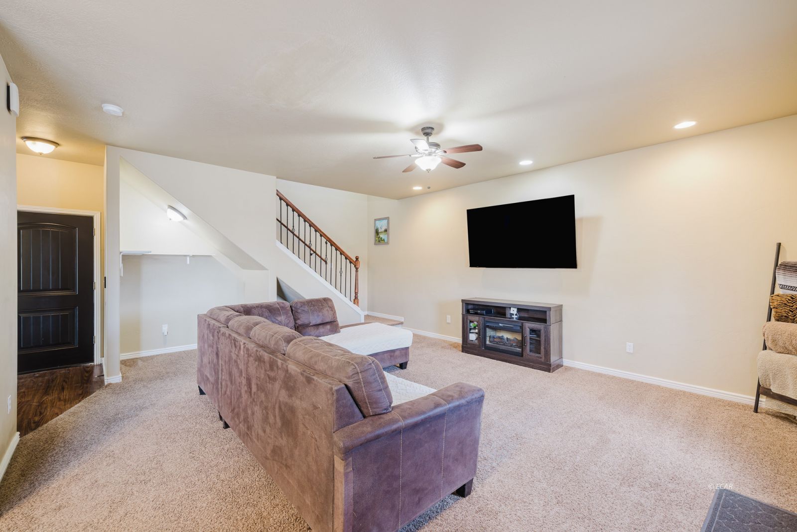 470 Lawndale Drive Property Photo 11