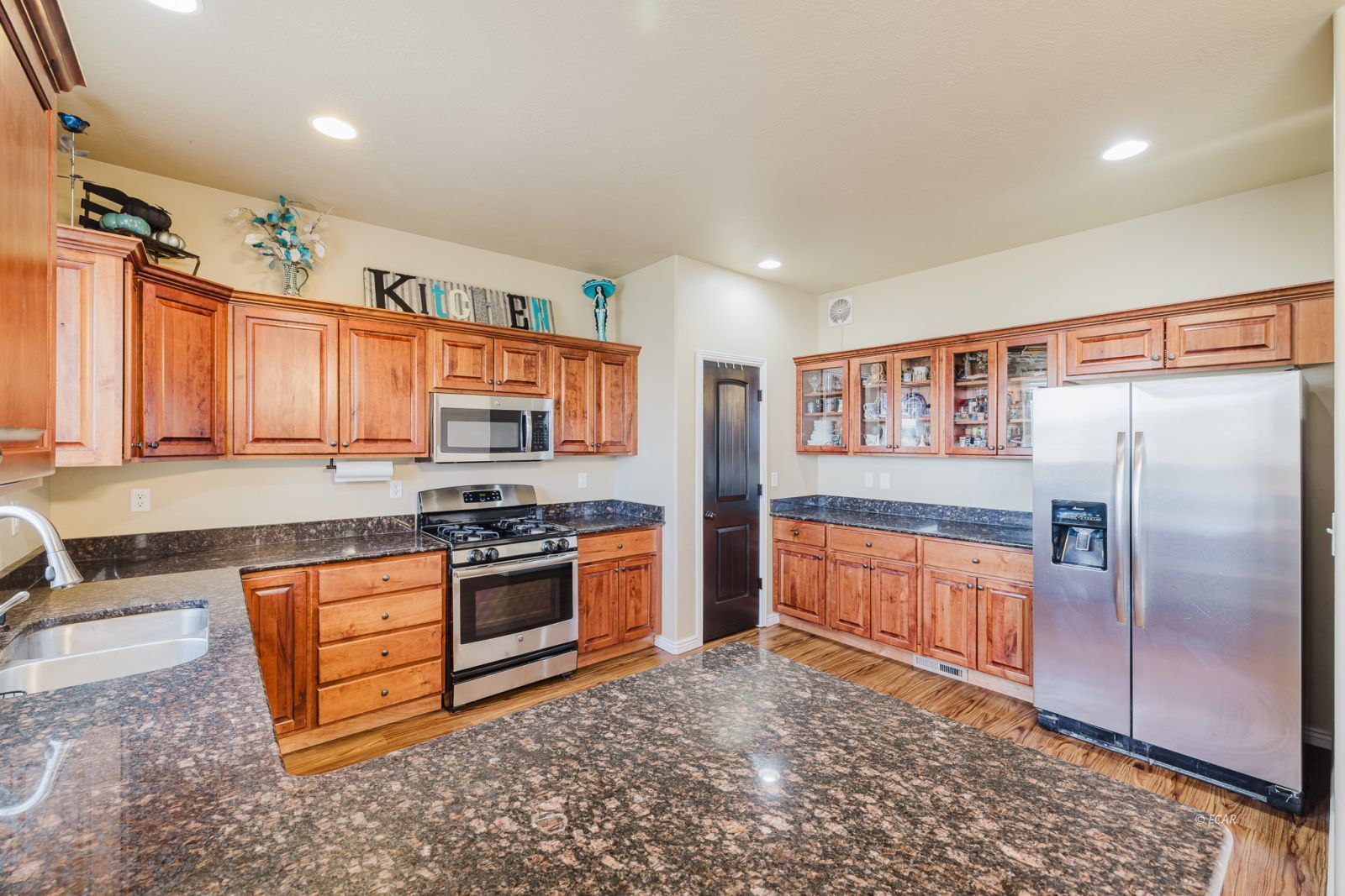 470 Lawndale Drive Property Photo 16