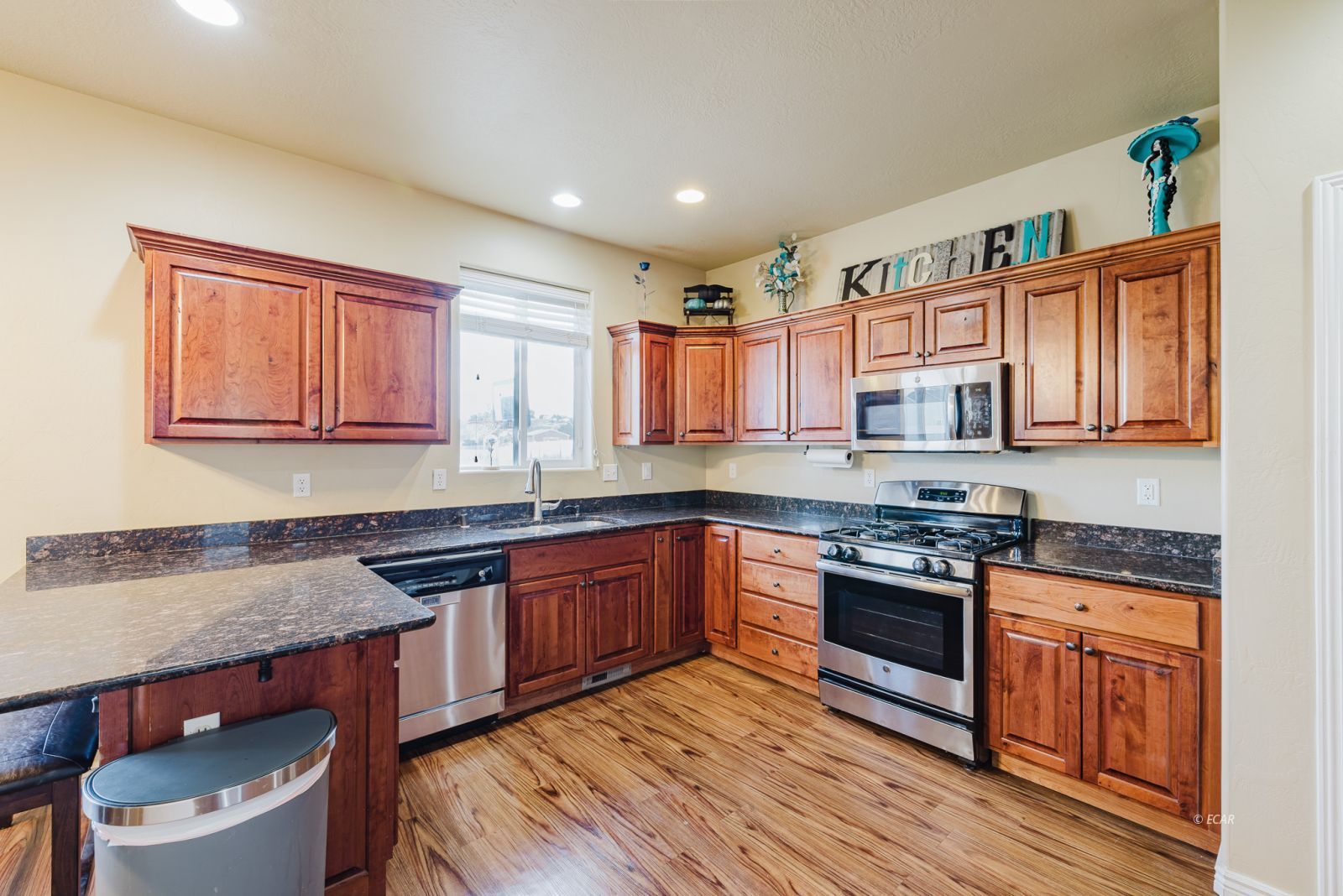 470 Lawndale Drive Property Photo 17