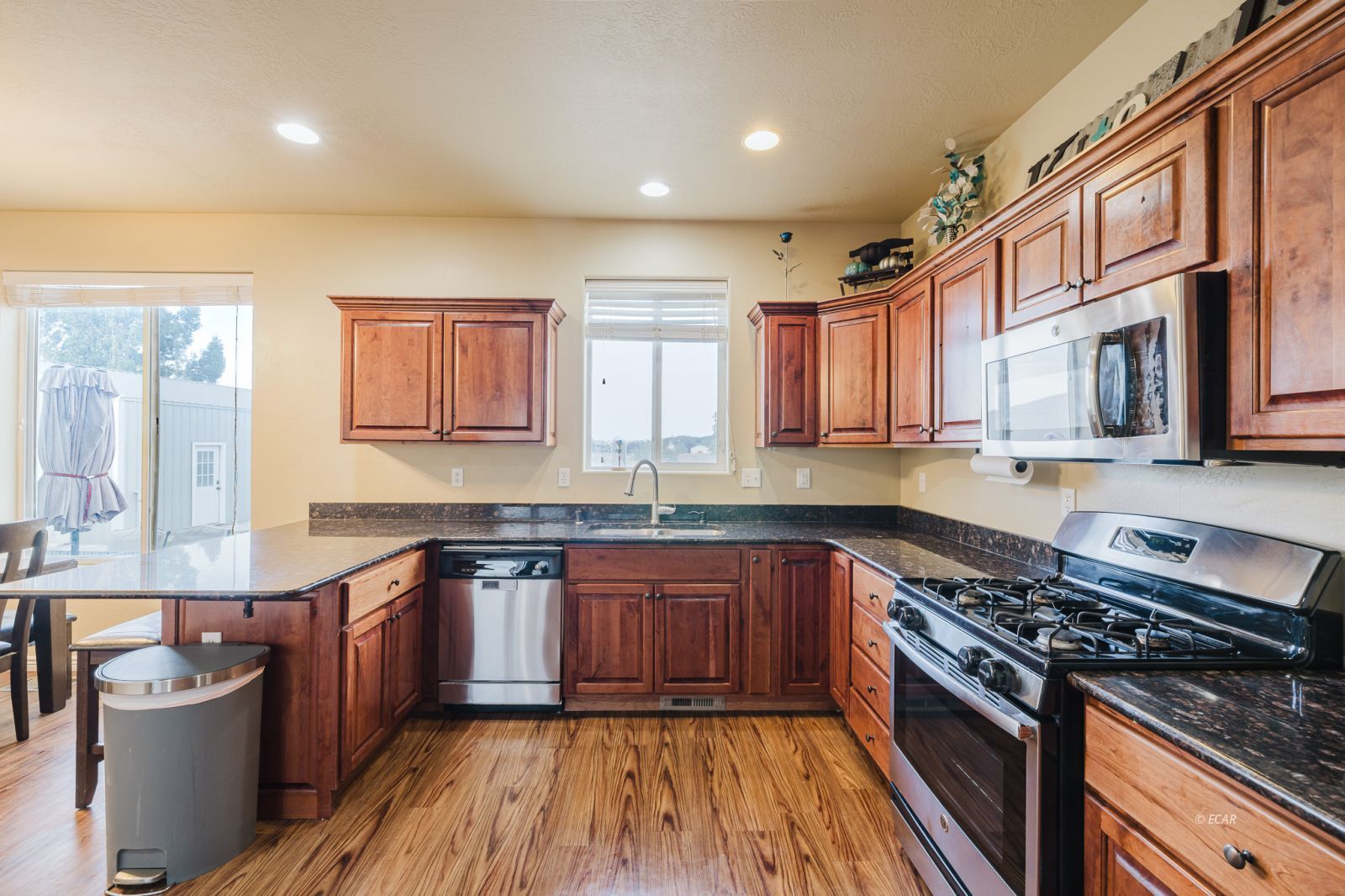 470 Lawndale Drive Property Photo 21