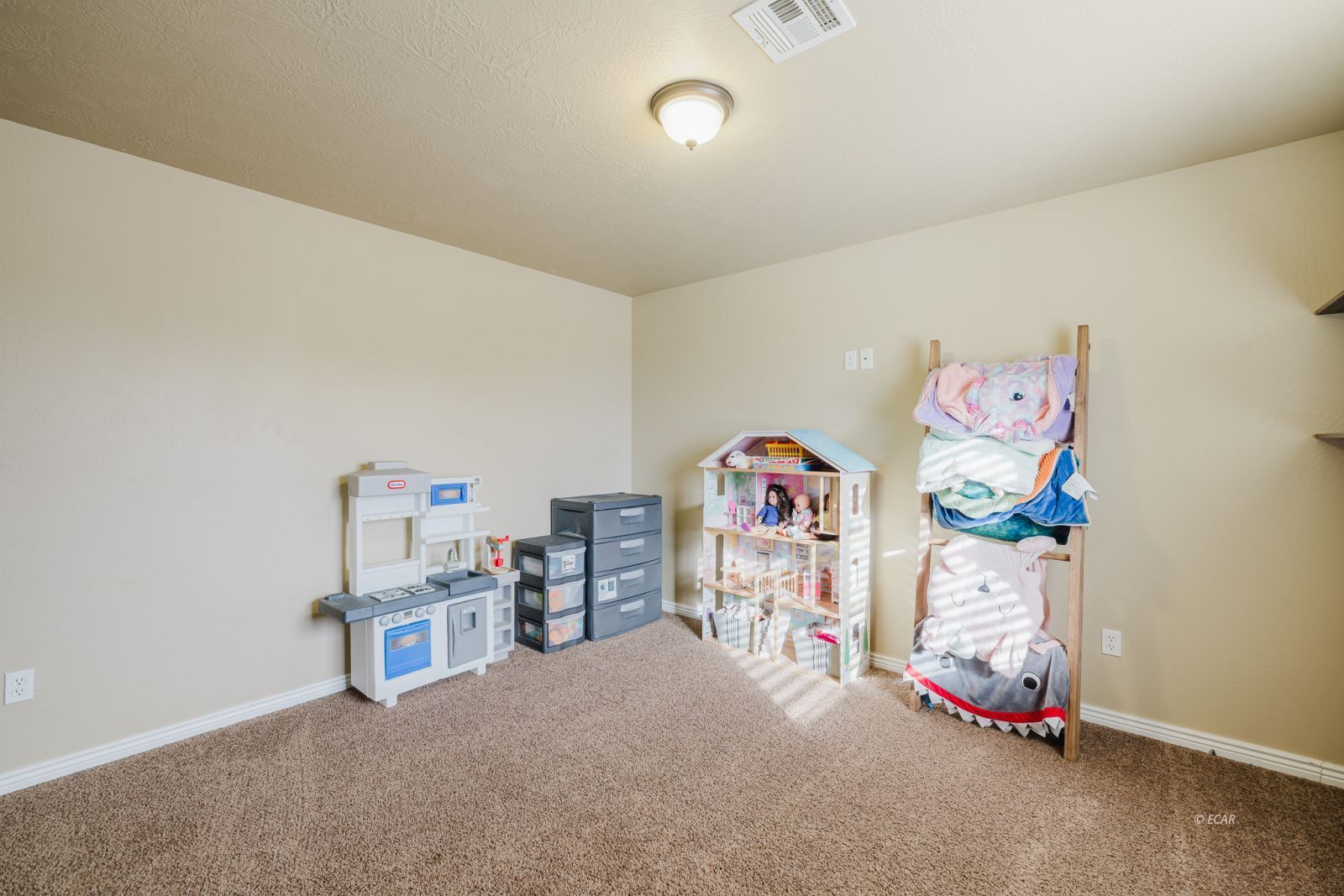 470 Lawndale Drive Property Photo 30