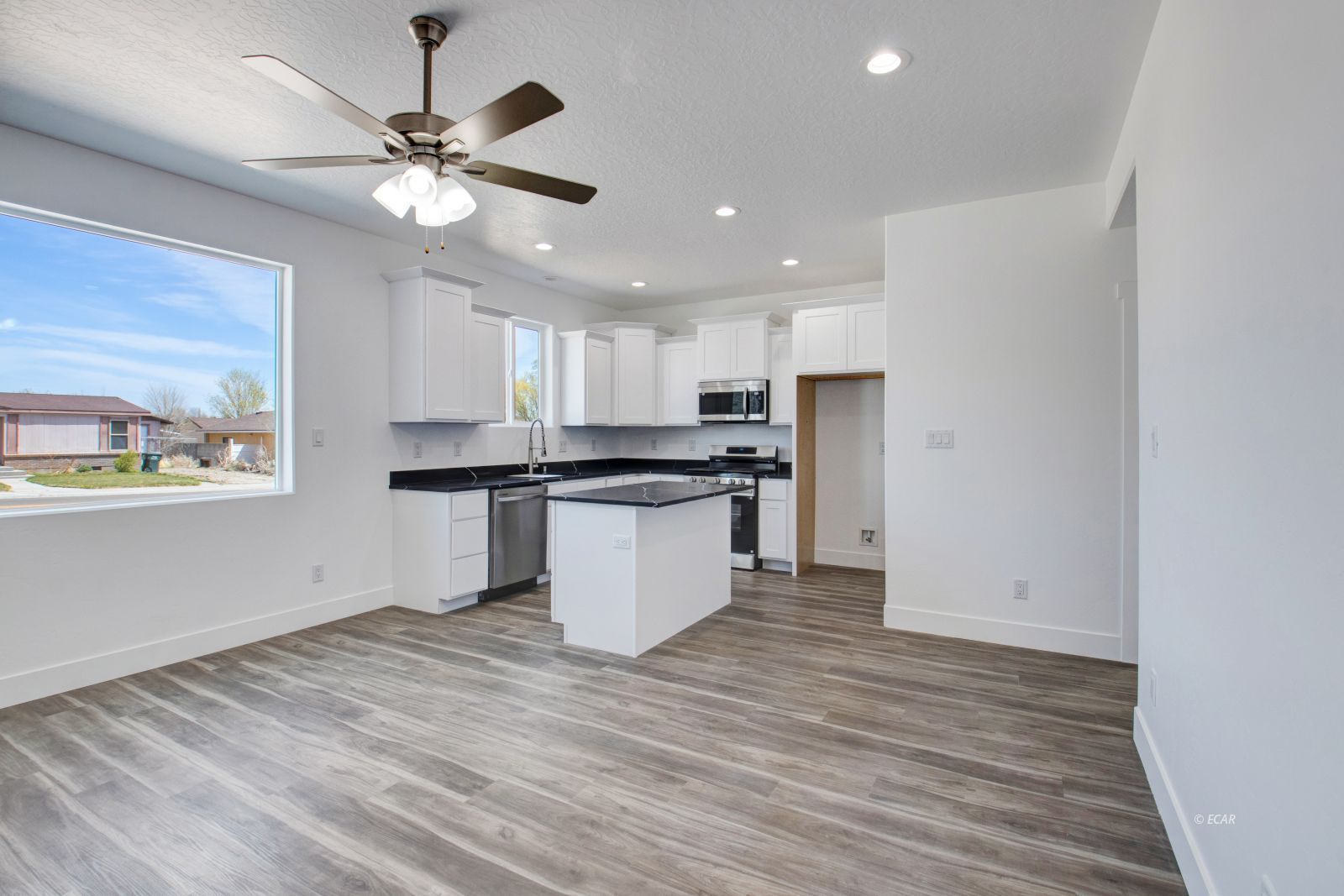 2505 N 5th Street Property Photo 3