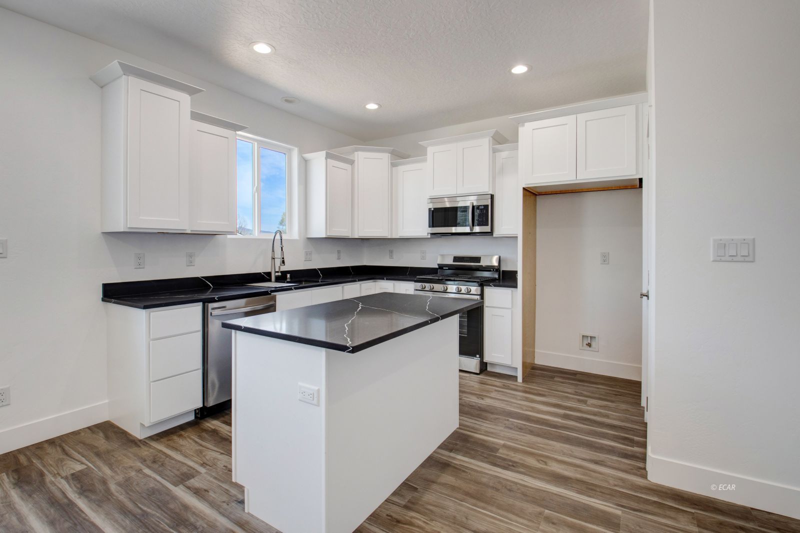 2505 N 5th Street Property Photo 4