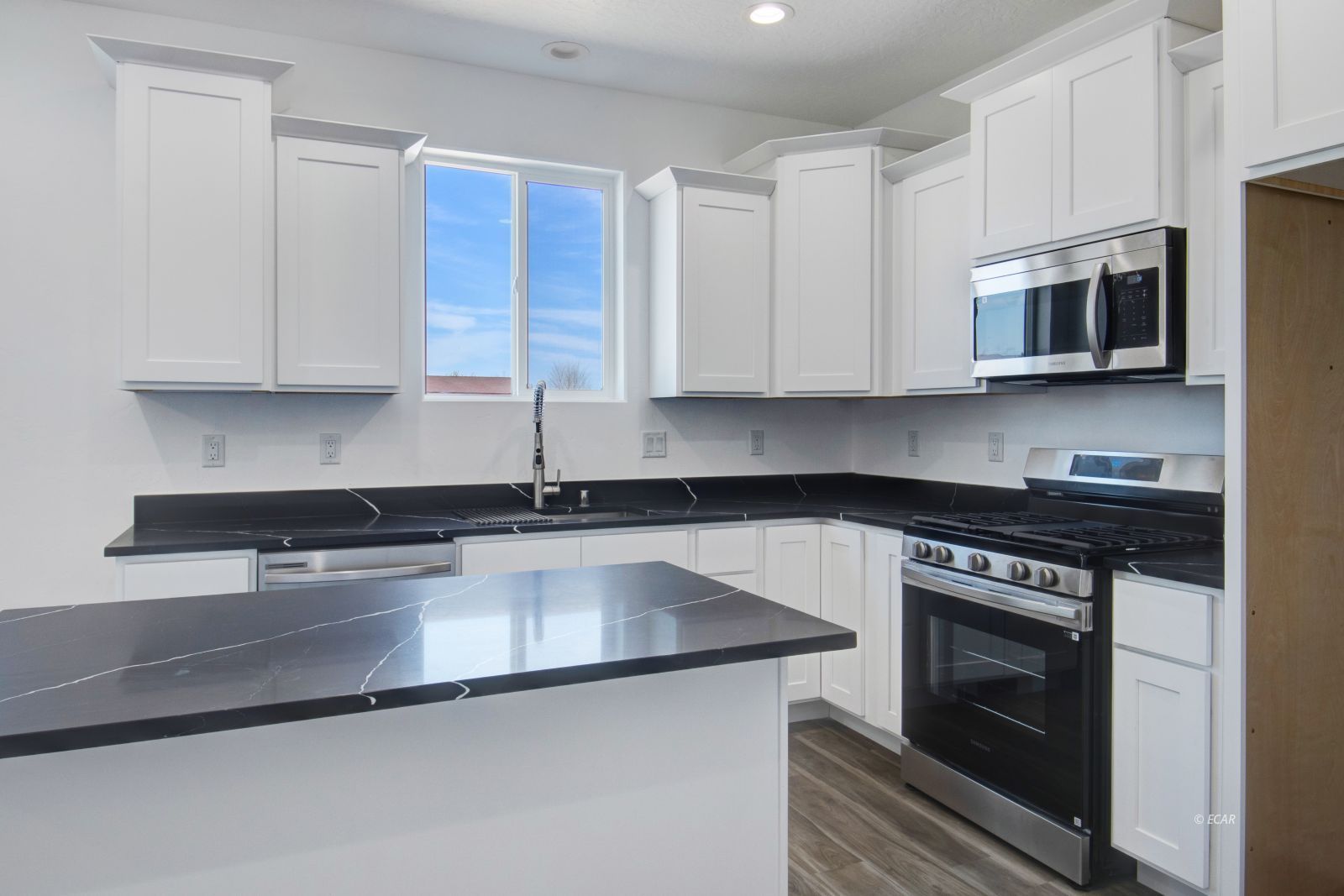 2505 N 5th Street Property Photo 6