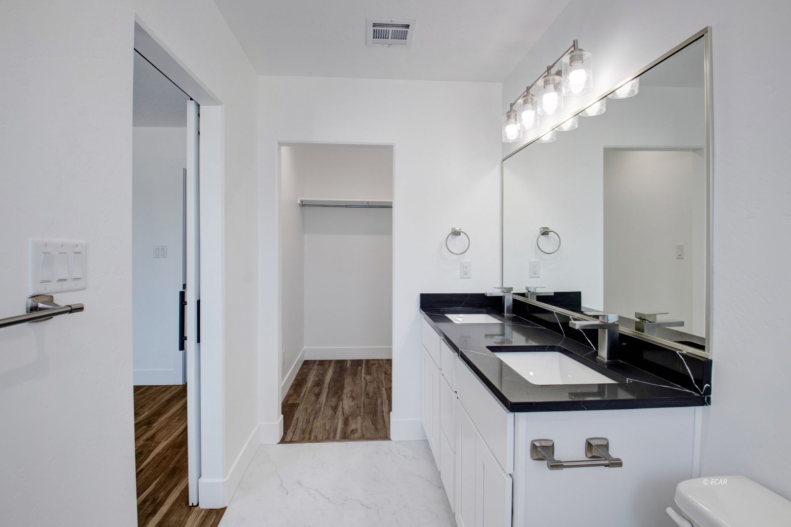 2505 N 5th Street Property Photo 20