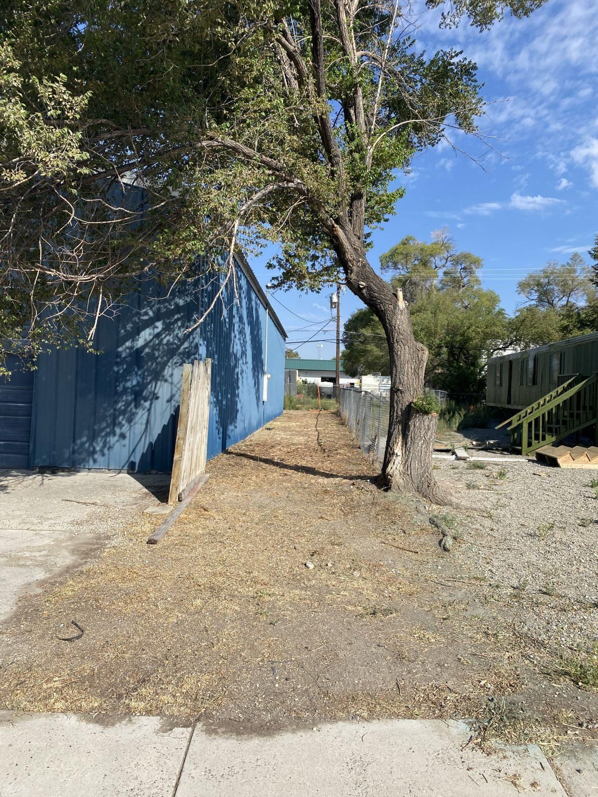 729 Douglas Street Property Photo 3