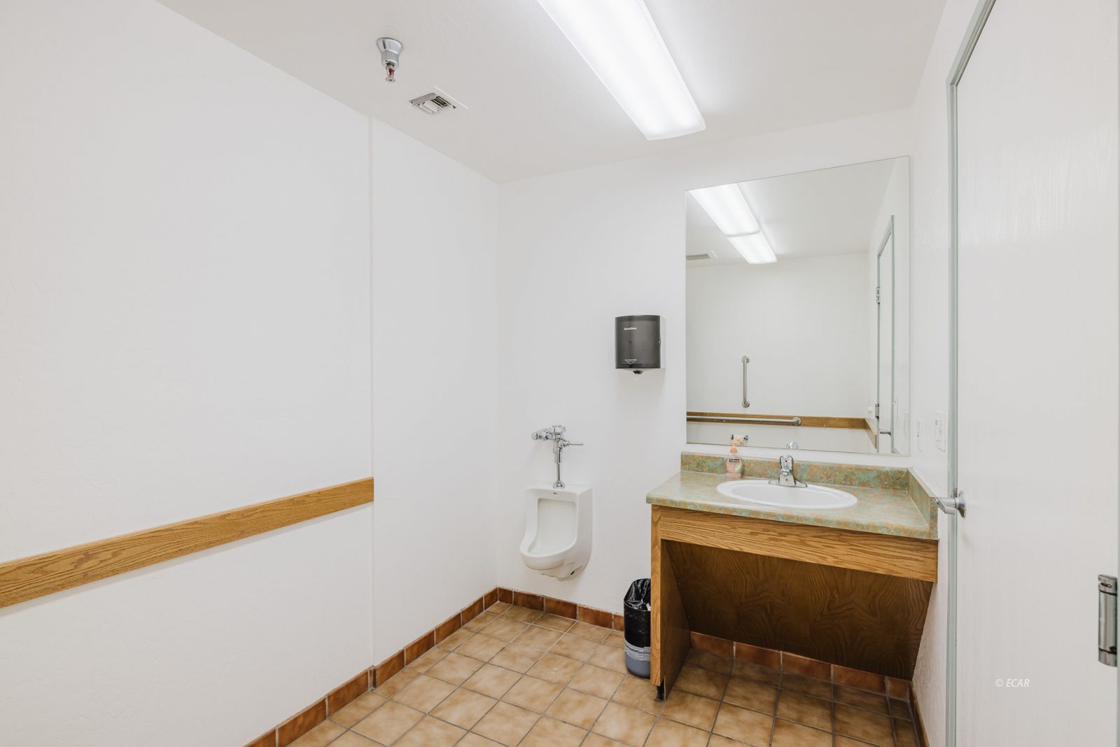 106 W Front Street Property Photo 16