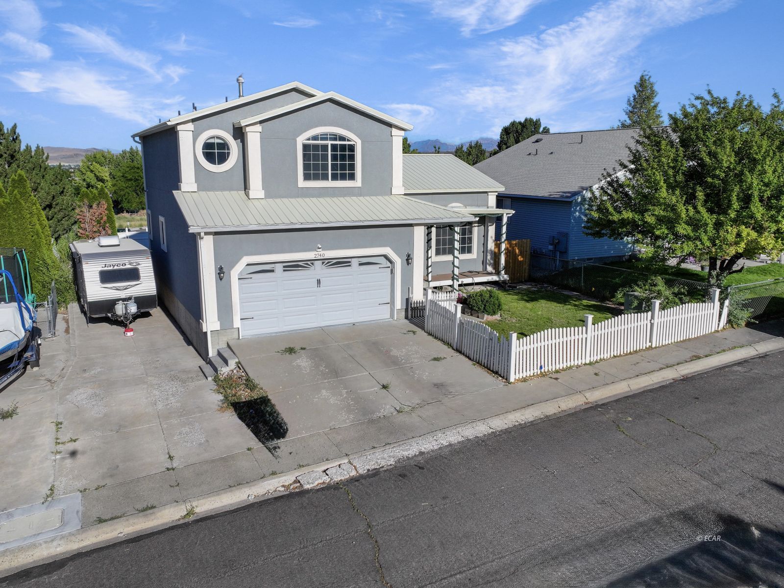 2740 Sunnyside Avenue Property Photo 3