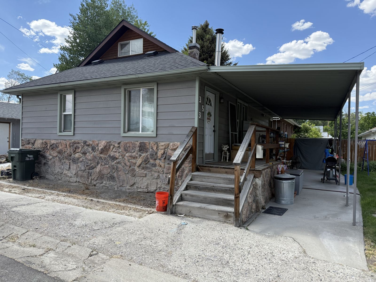 353 New Pine Street Property Photo 1
