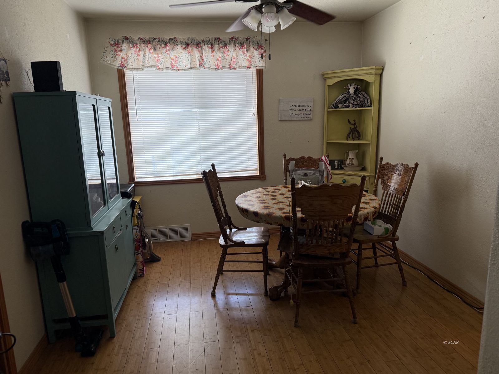 353 New Pine Street Property Photo 6