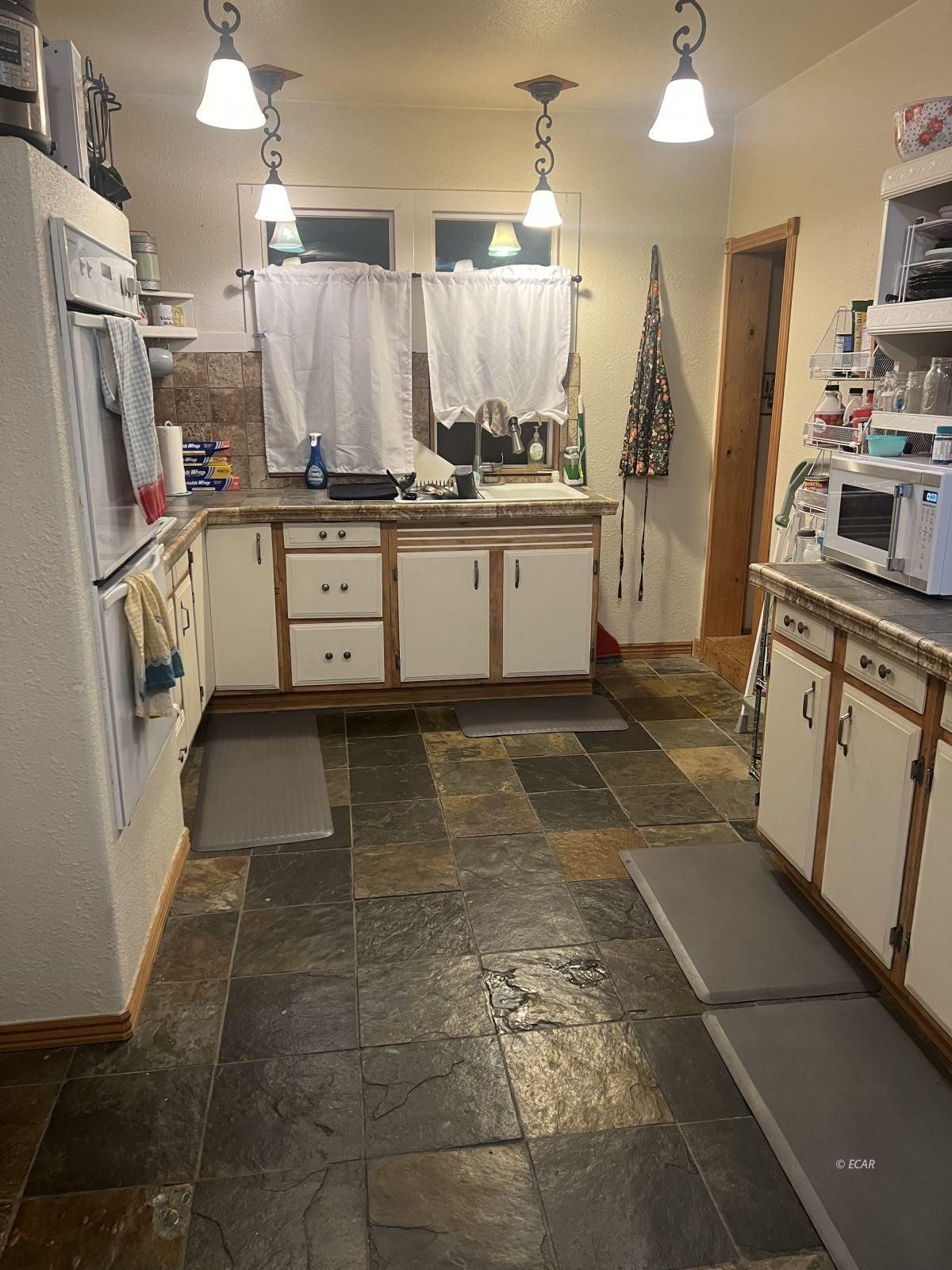 353 New Pine Street Property Photo 8