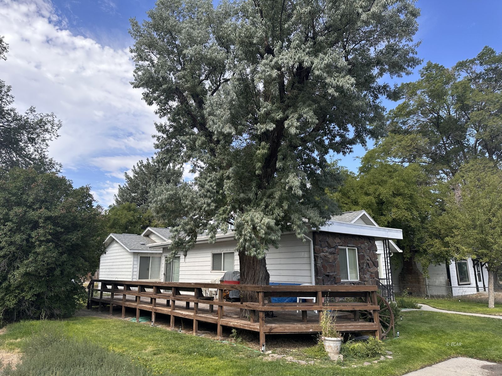 616 5th Street Property Photo 2