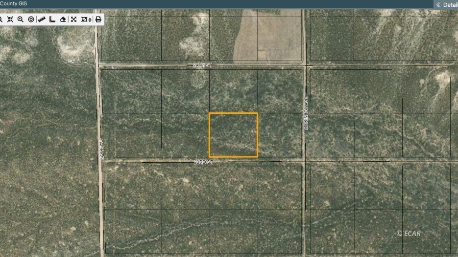 Klamath Dr Property Photo 5